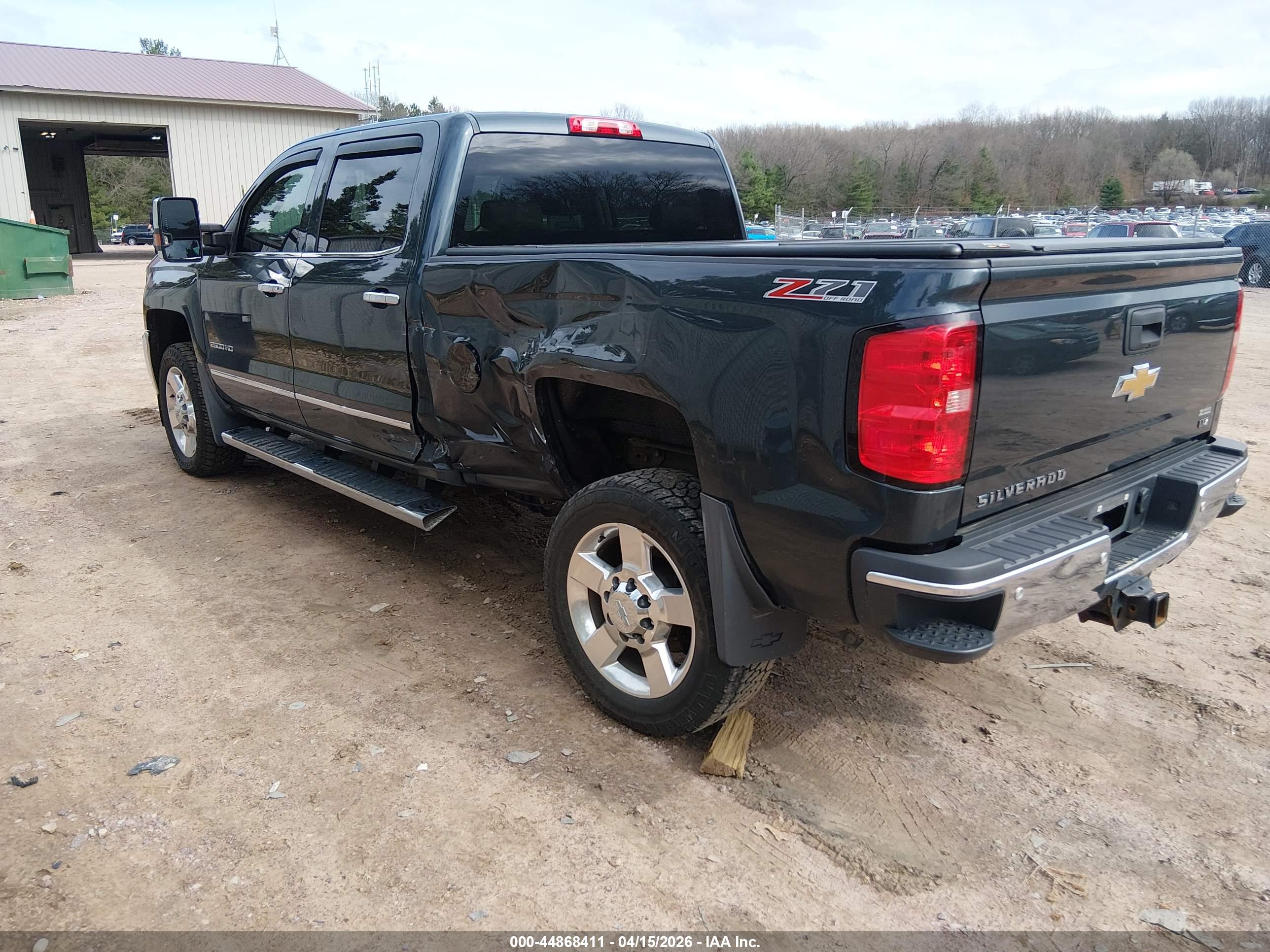 CHEVROLET SILVERADO image 3