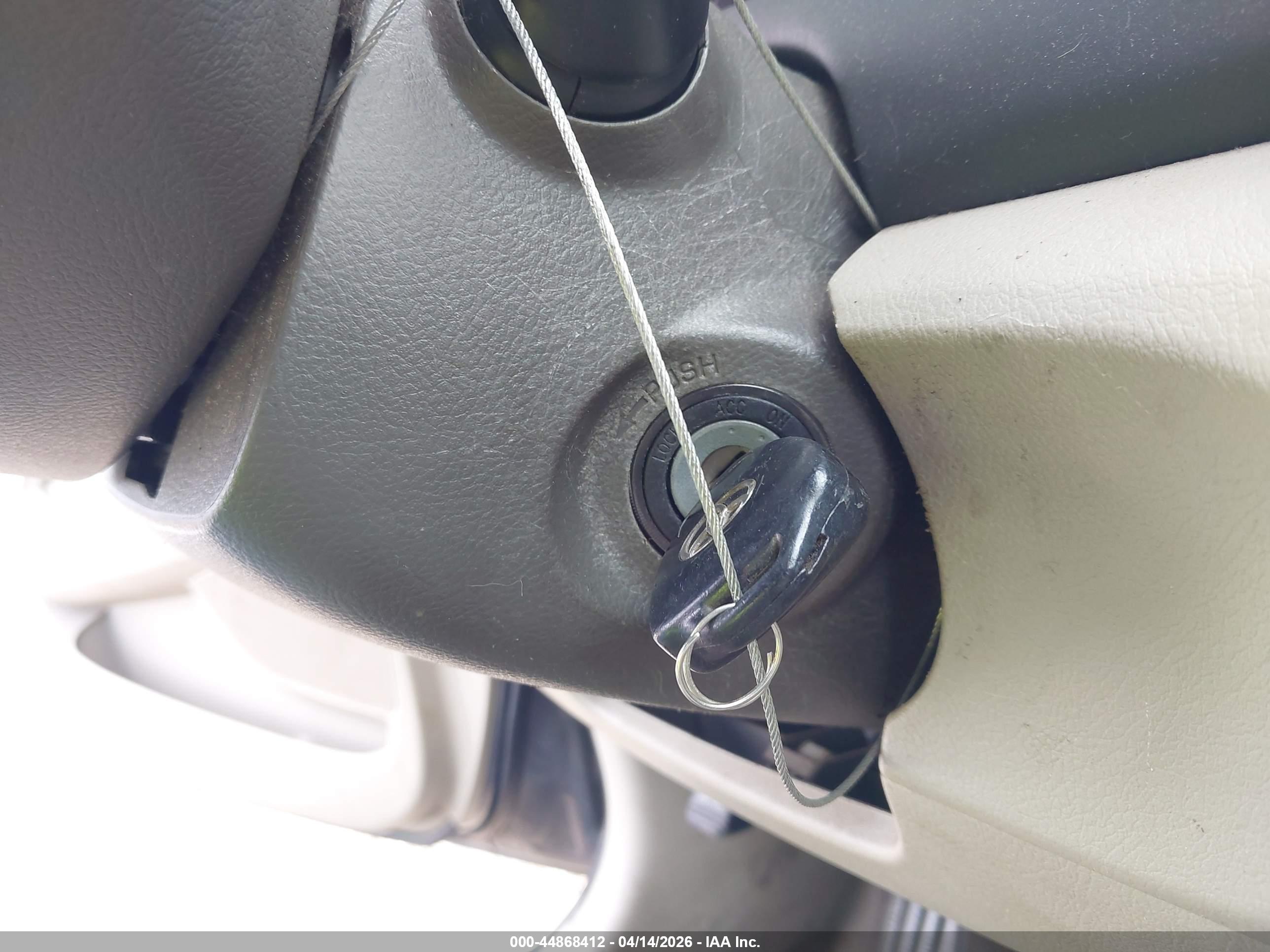 TOYOTA CAMRY image 11