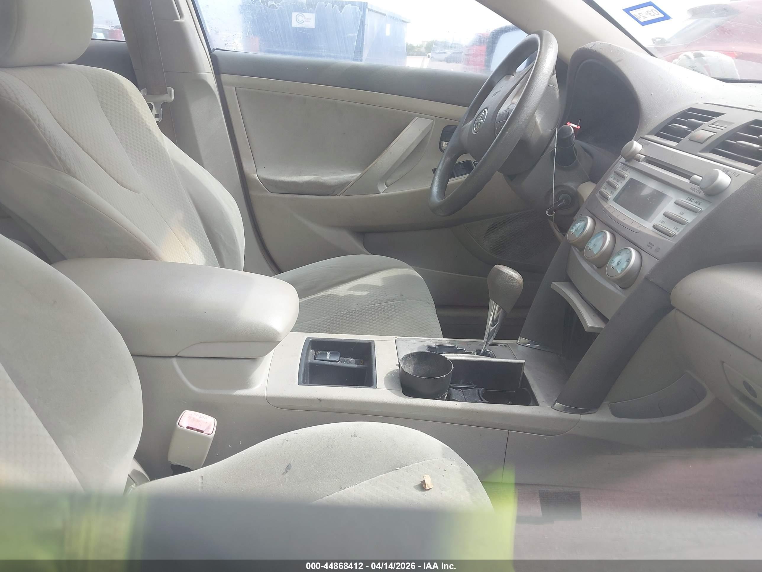 TOYOTA CAMRY image 5