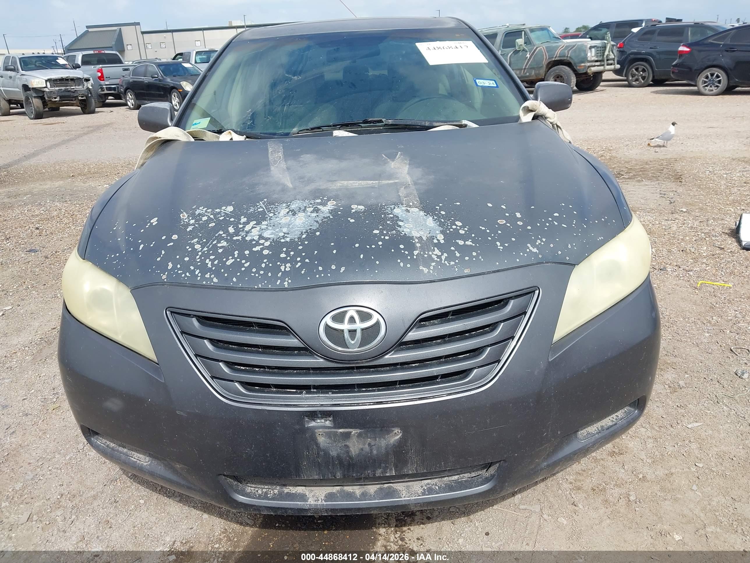 TOYOTA CAMRY image 6