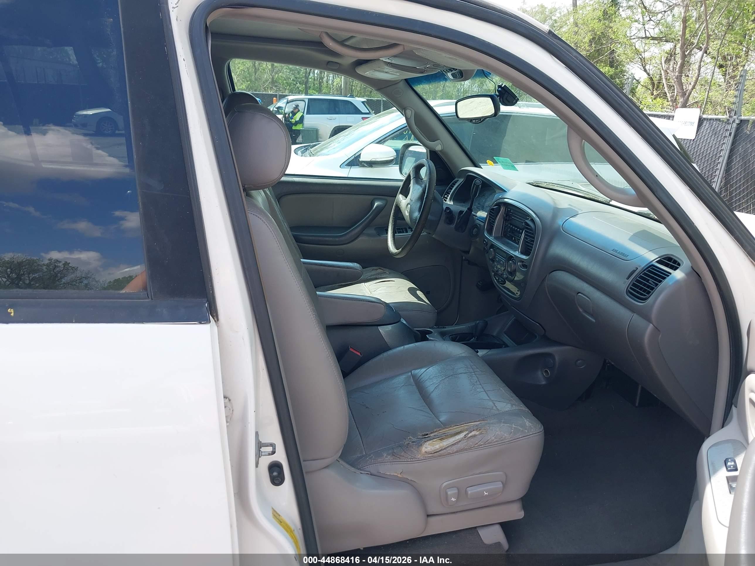 TOYOTA SEQUOIA image 5