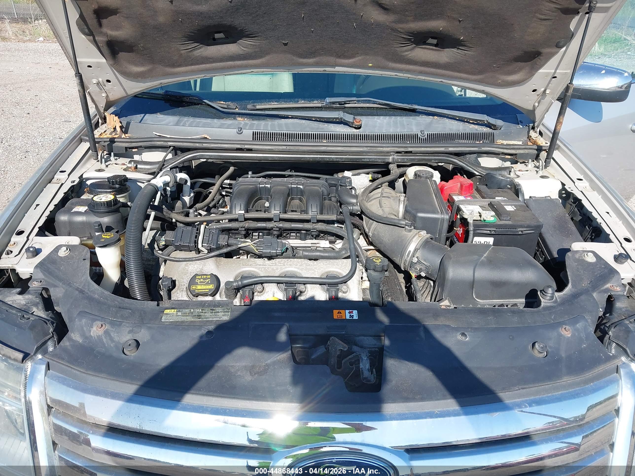 FORD TAURUS image 10