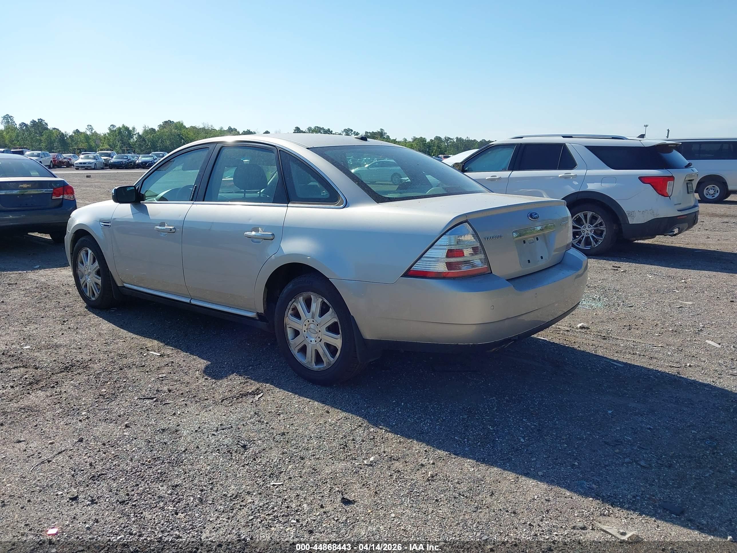 FORD TAURUS image 3