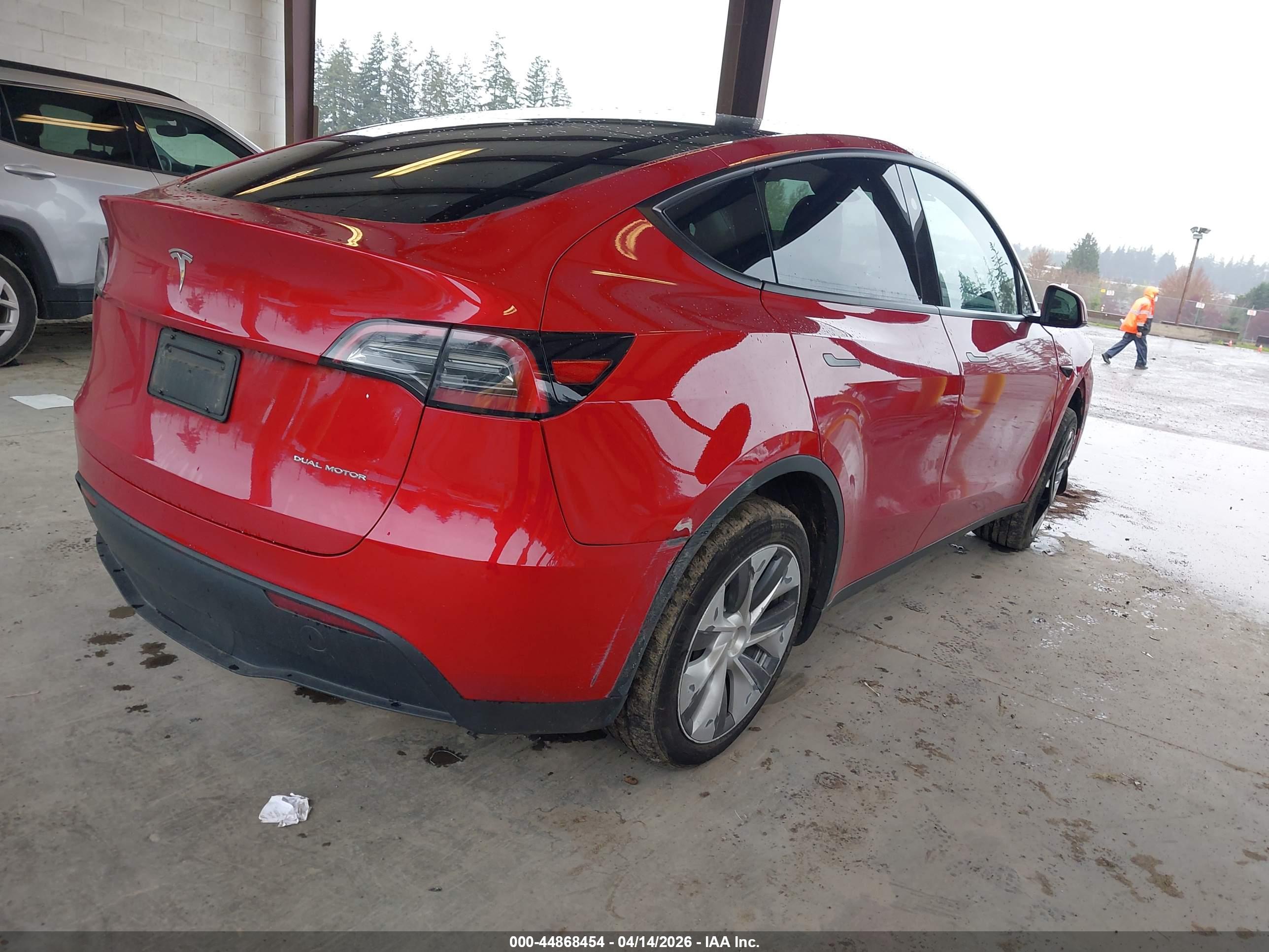 TESLA MODEL image 4