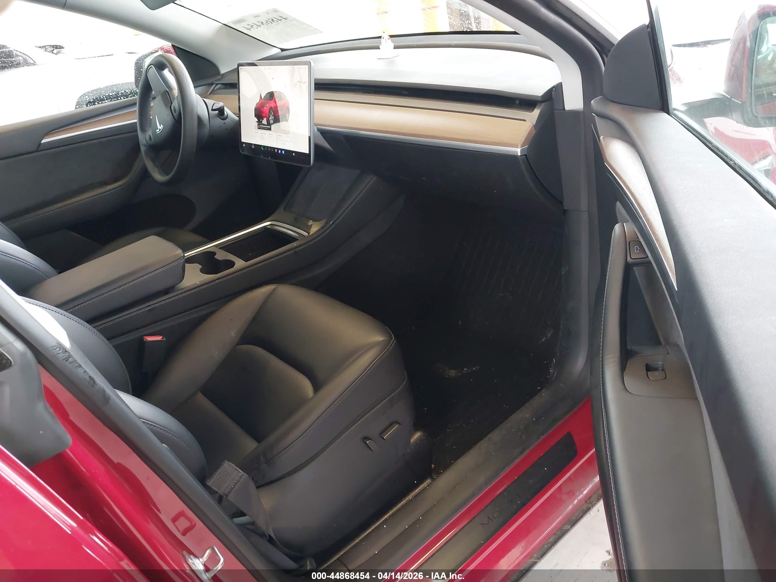 TESLA MODEL image 5