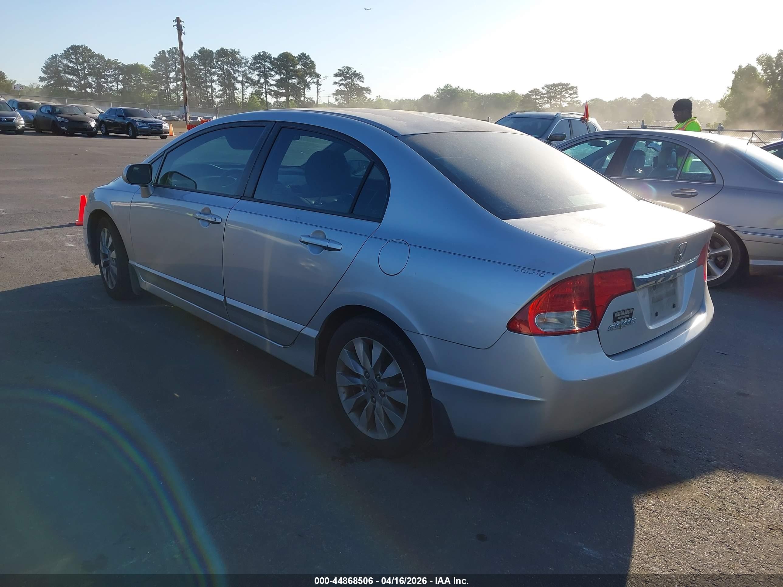 HONDA CIVIC image 3