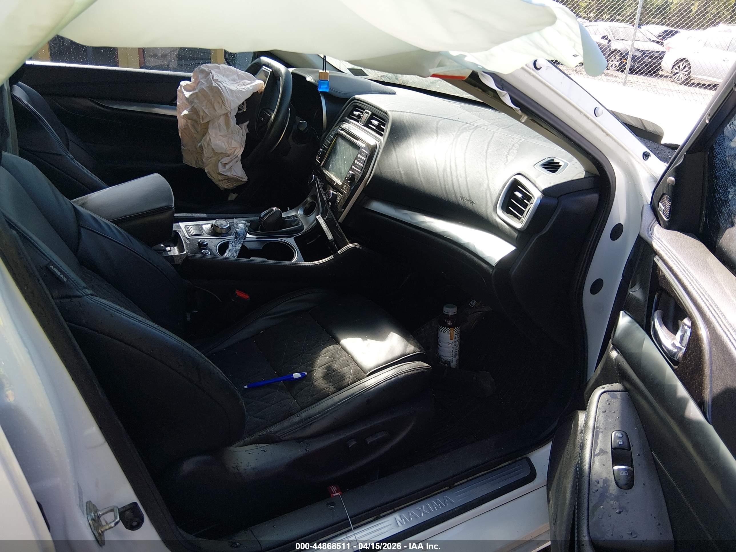 NISSAN MAXIMA image 5