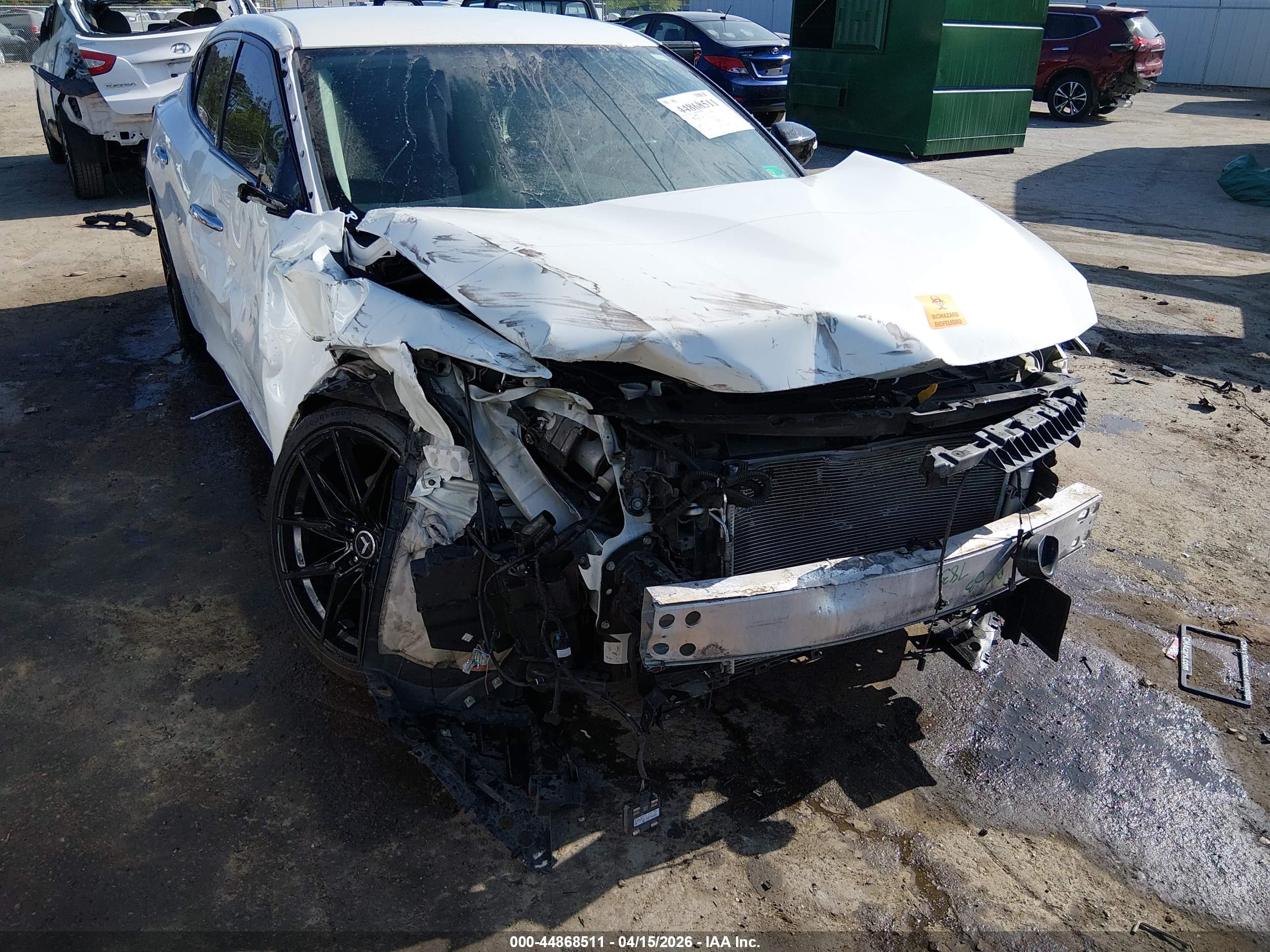 NISSAN MAXIMA image 6