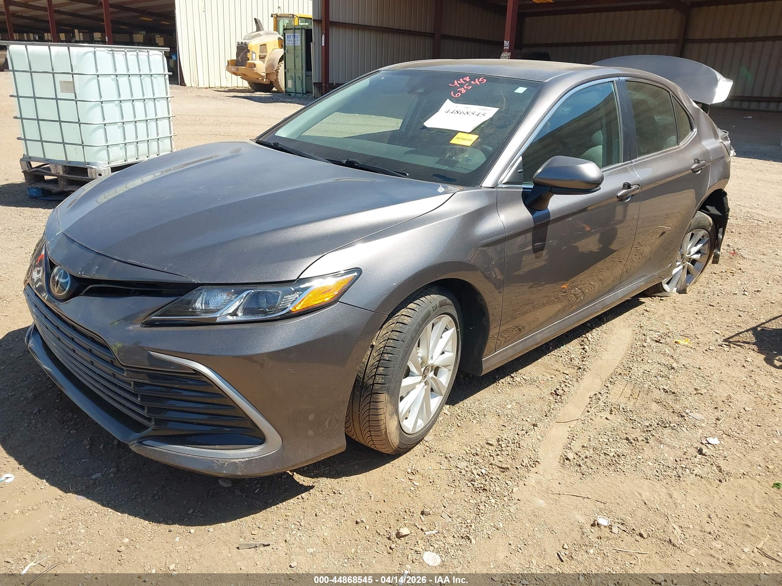 TOYOTA CAMRY image 2