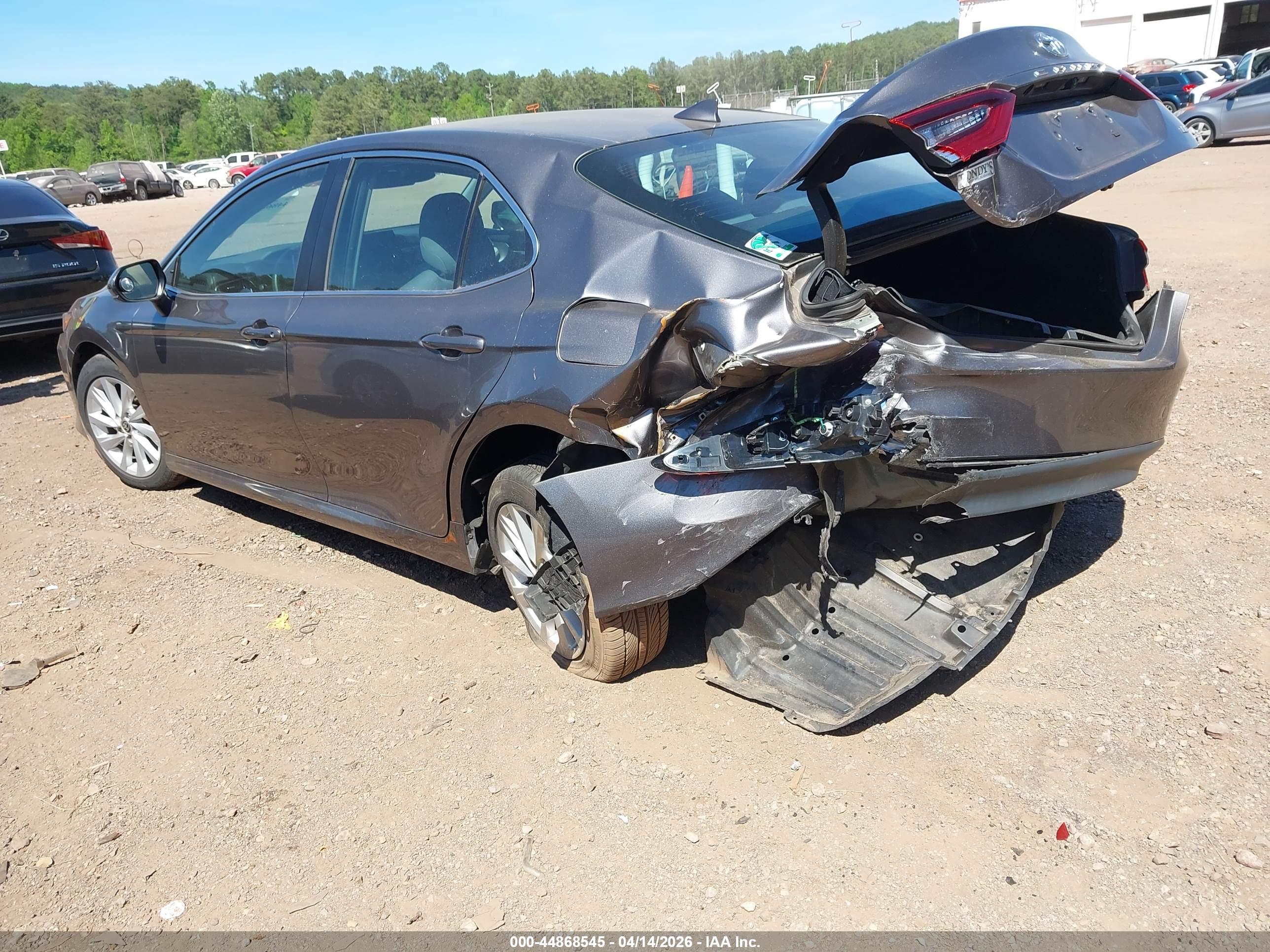 TOYOTA CAMRY image 3