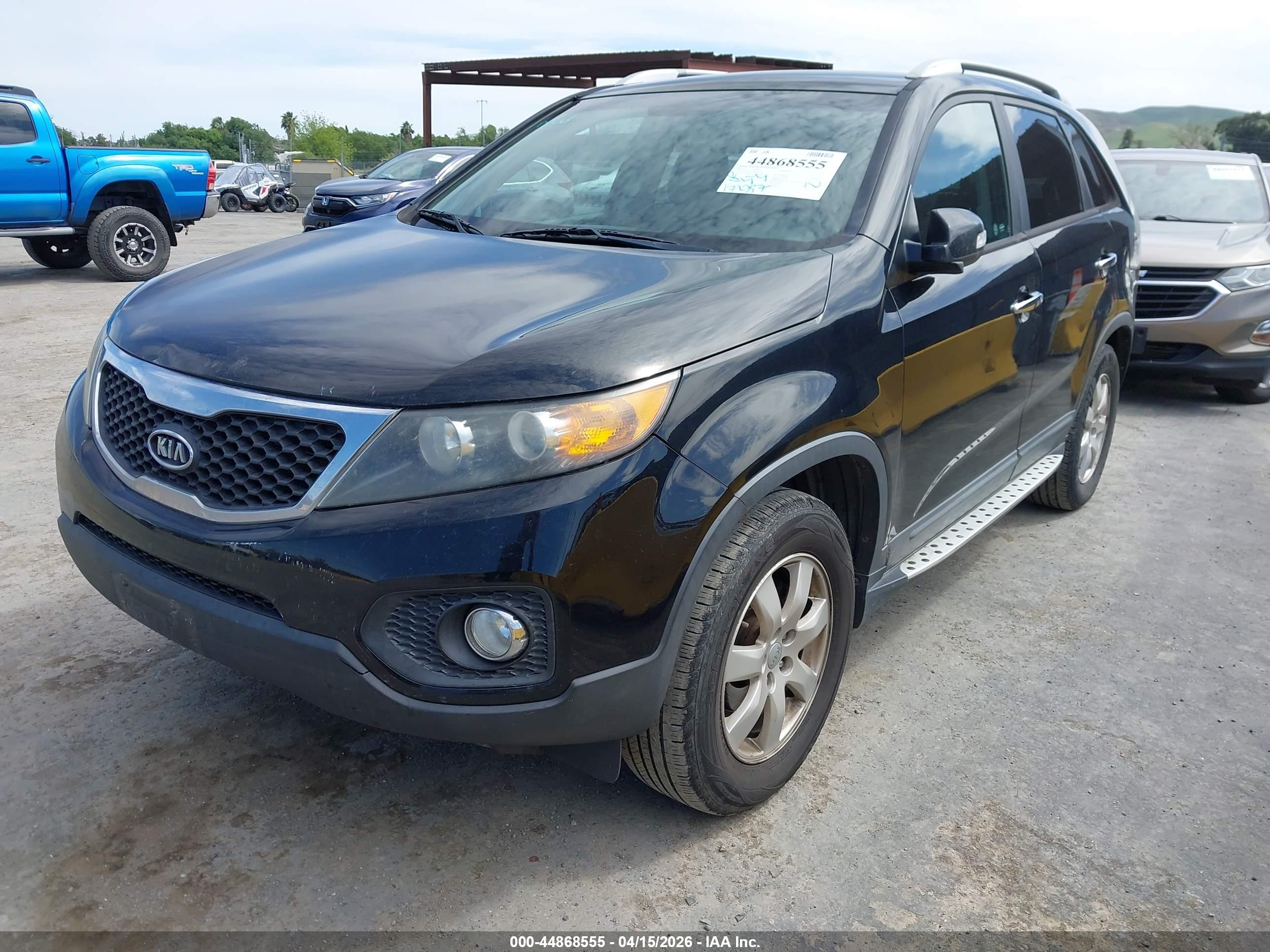 KIA SORENTO image 2