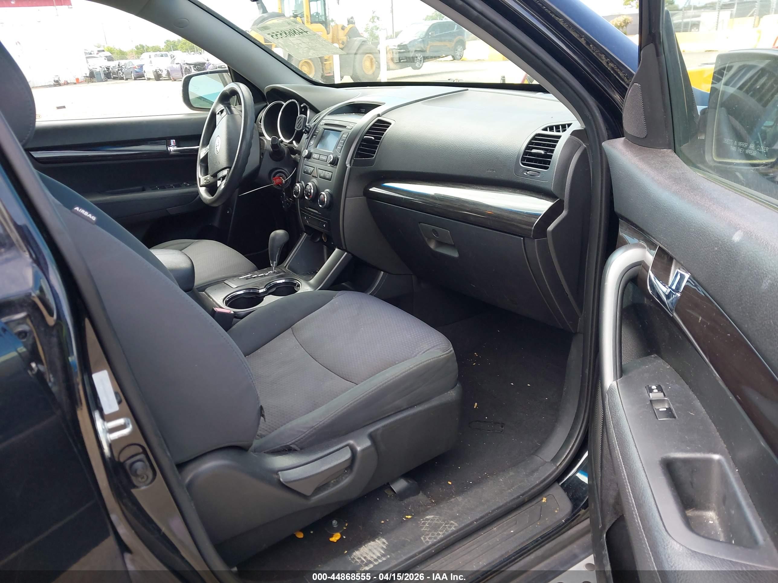 KIA SORENTO image 5