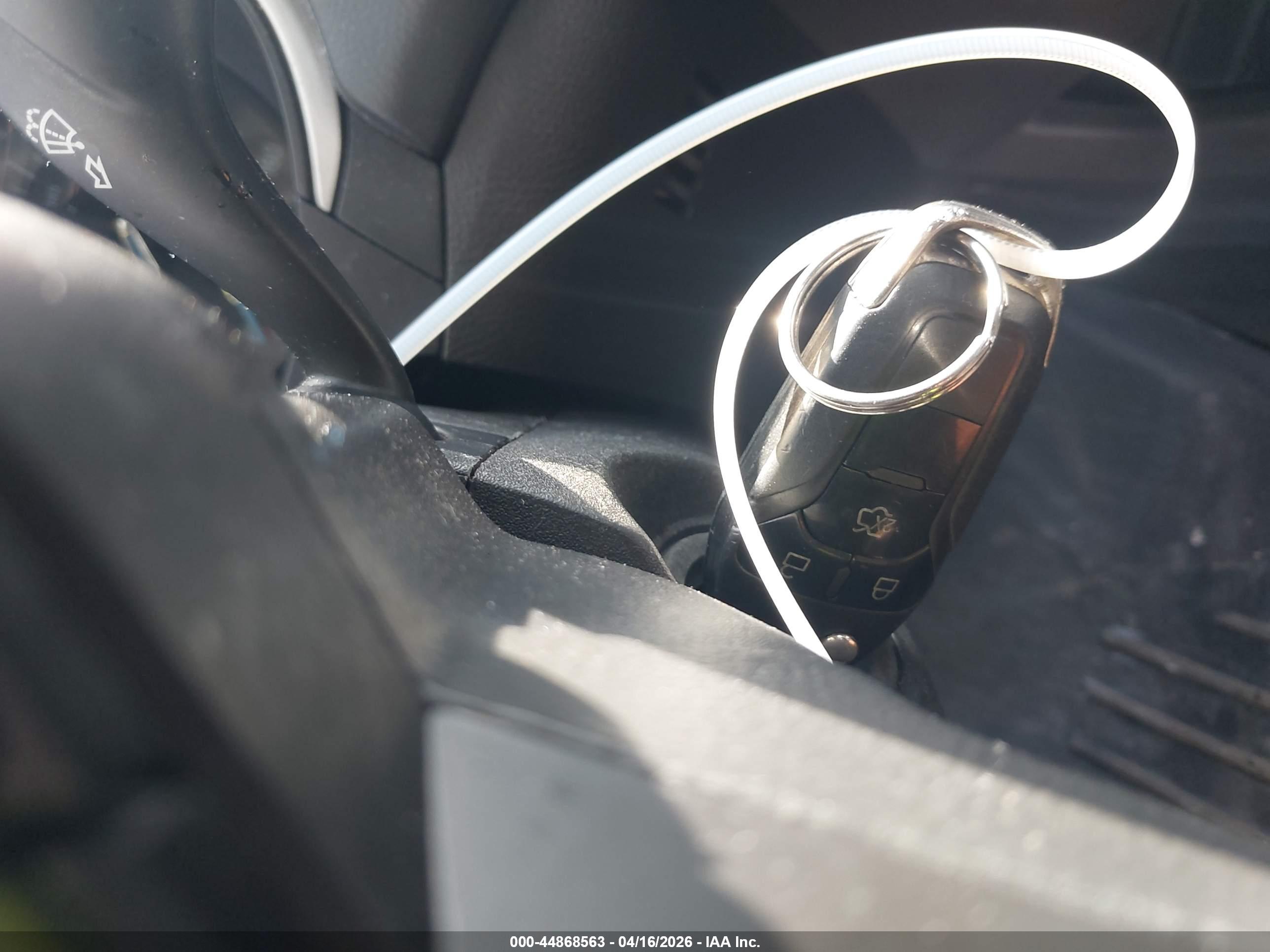 FORD FUSION image 11