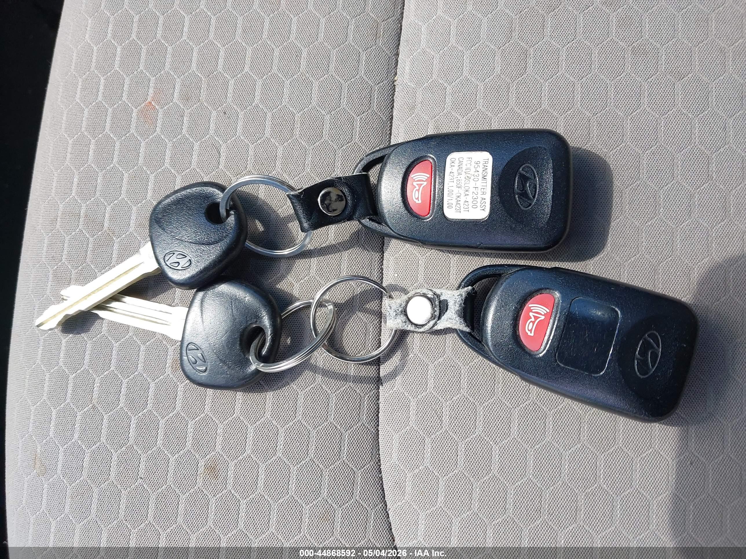HYUNDAI ELANTRA image 11
