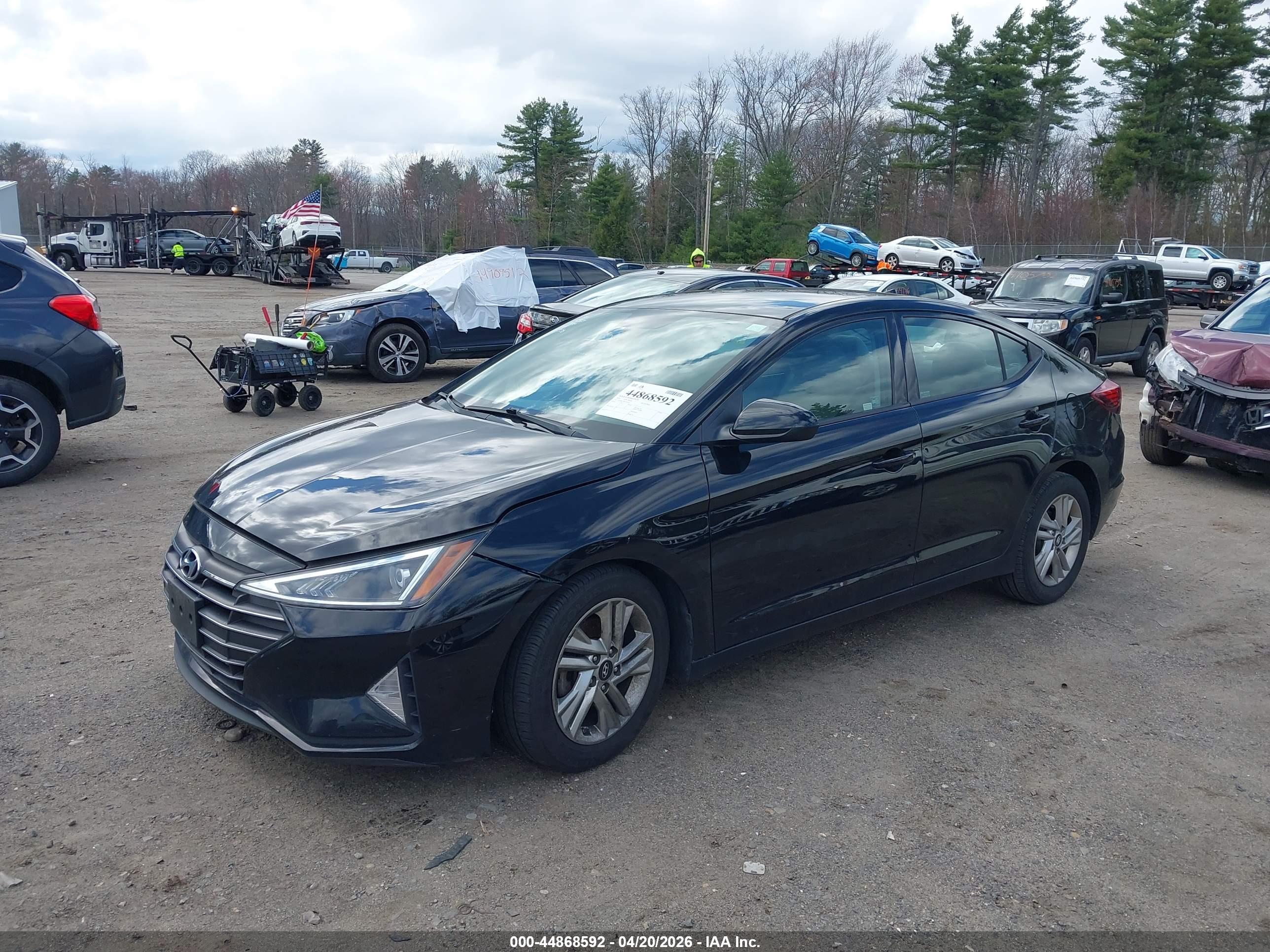 HYUNDAI ELANTRA image 2