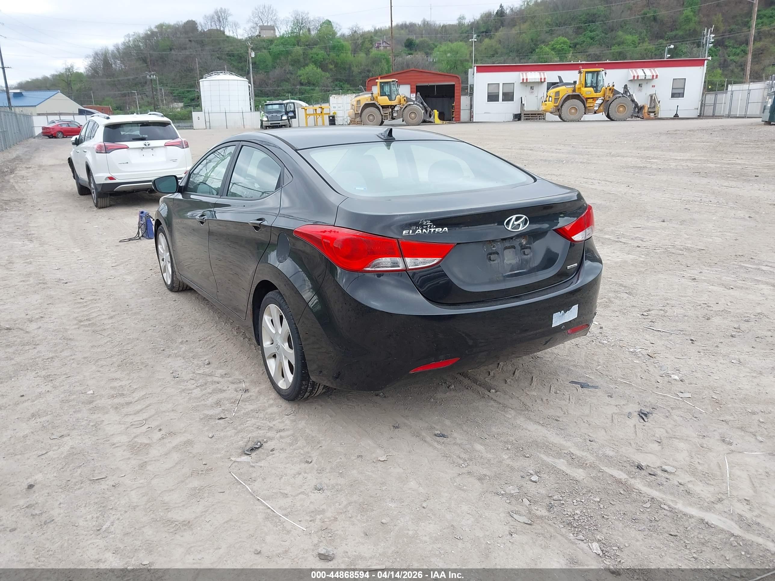 HYUNDAI ELANTRA image 3