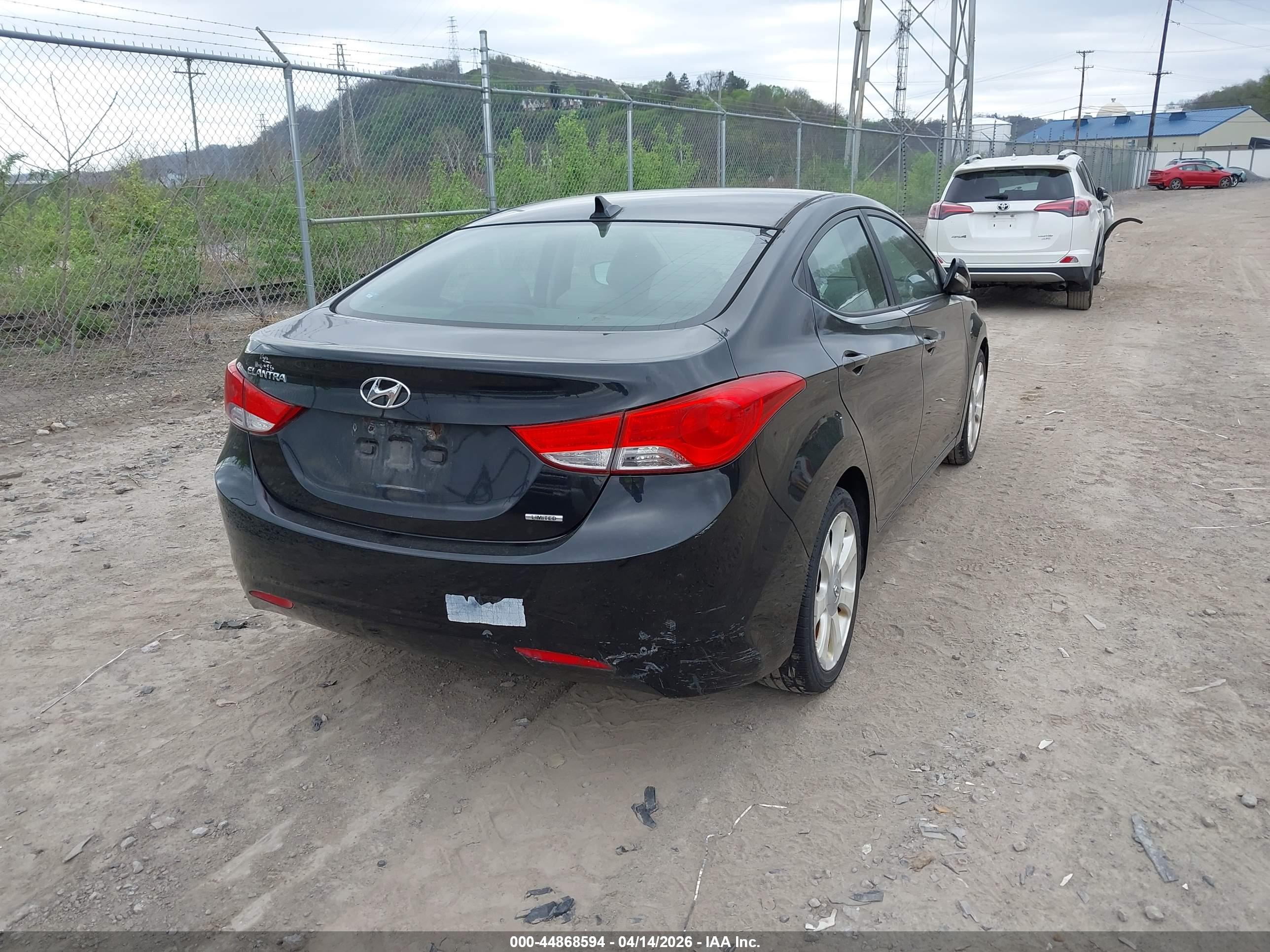 HYUNDAI ELANTRA image 4