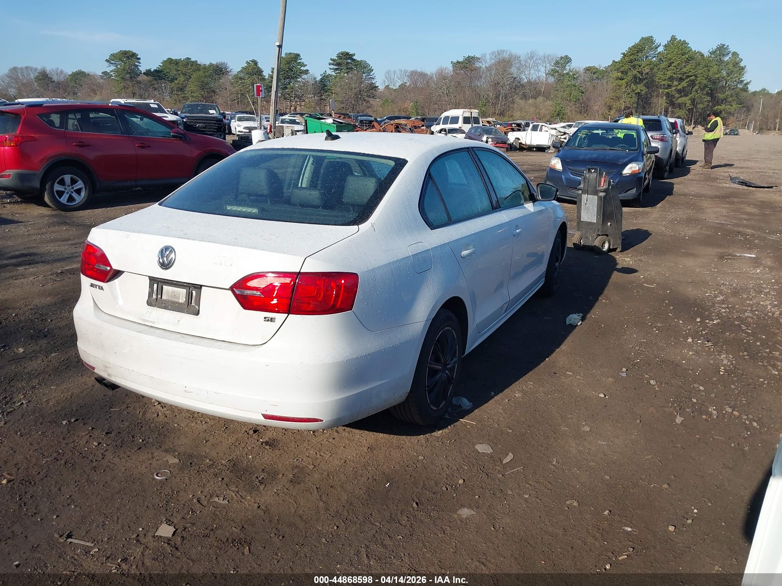 VOLKSWAGEN JETTA image 4