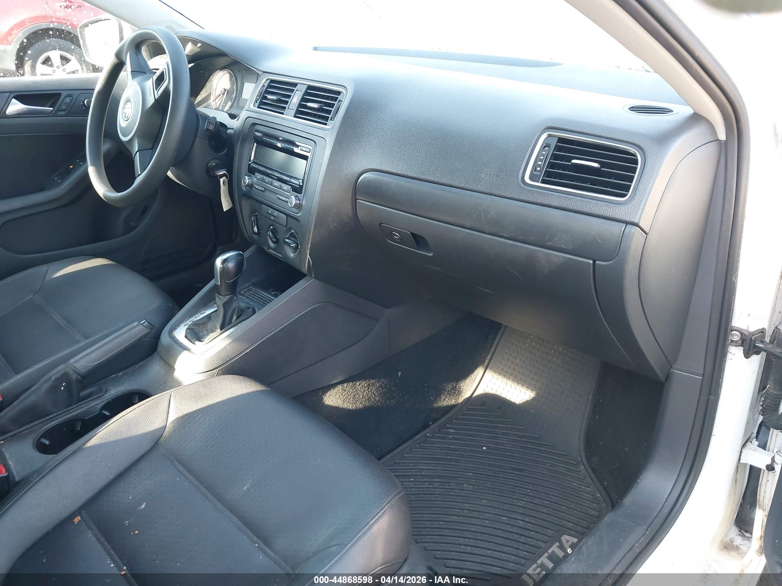 VOLKSWAGEN JETTA image 5