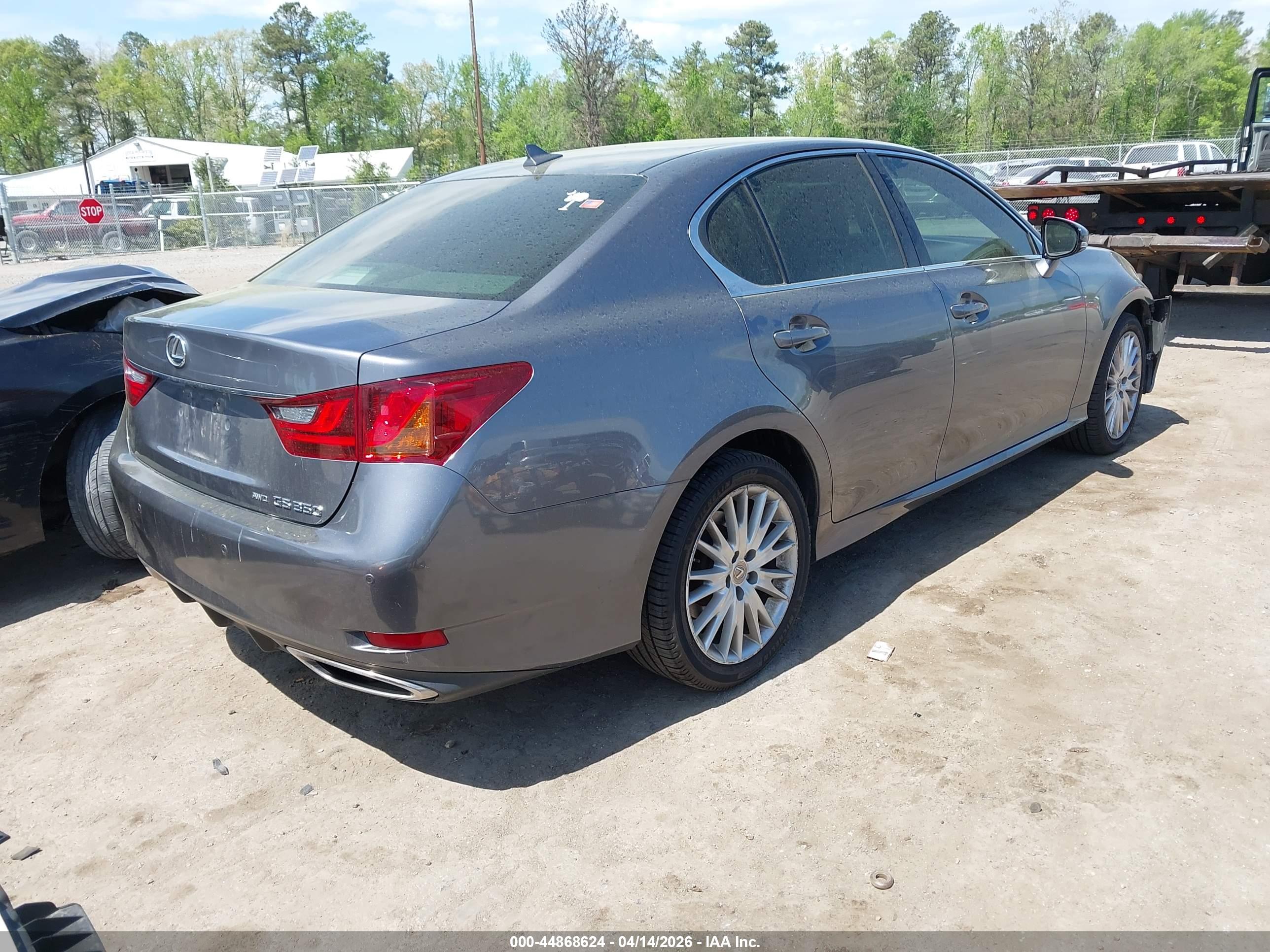 LEXUS GS image 4