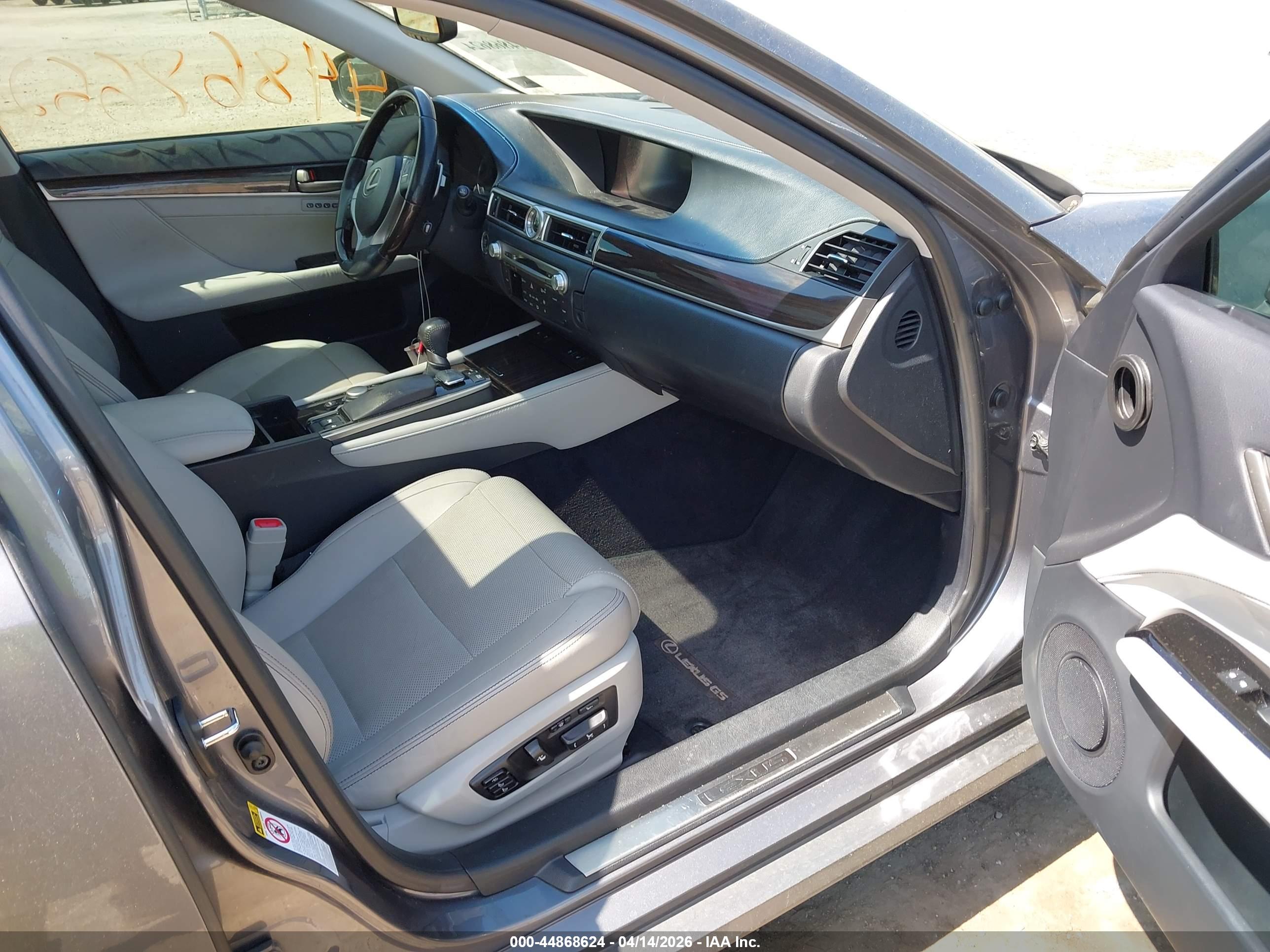 LEXUS GS image 5