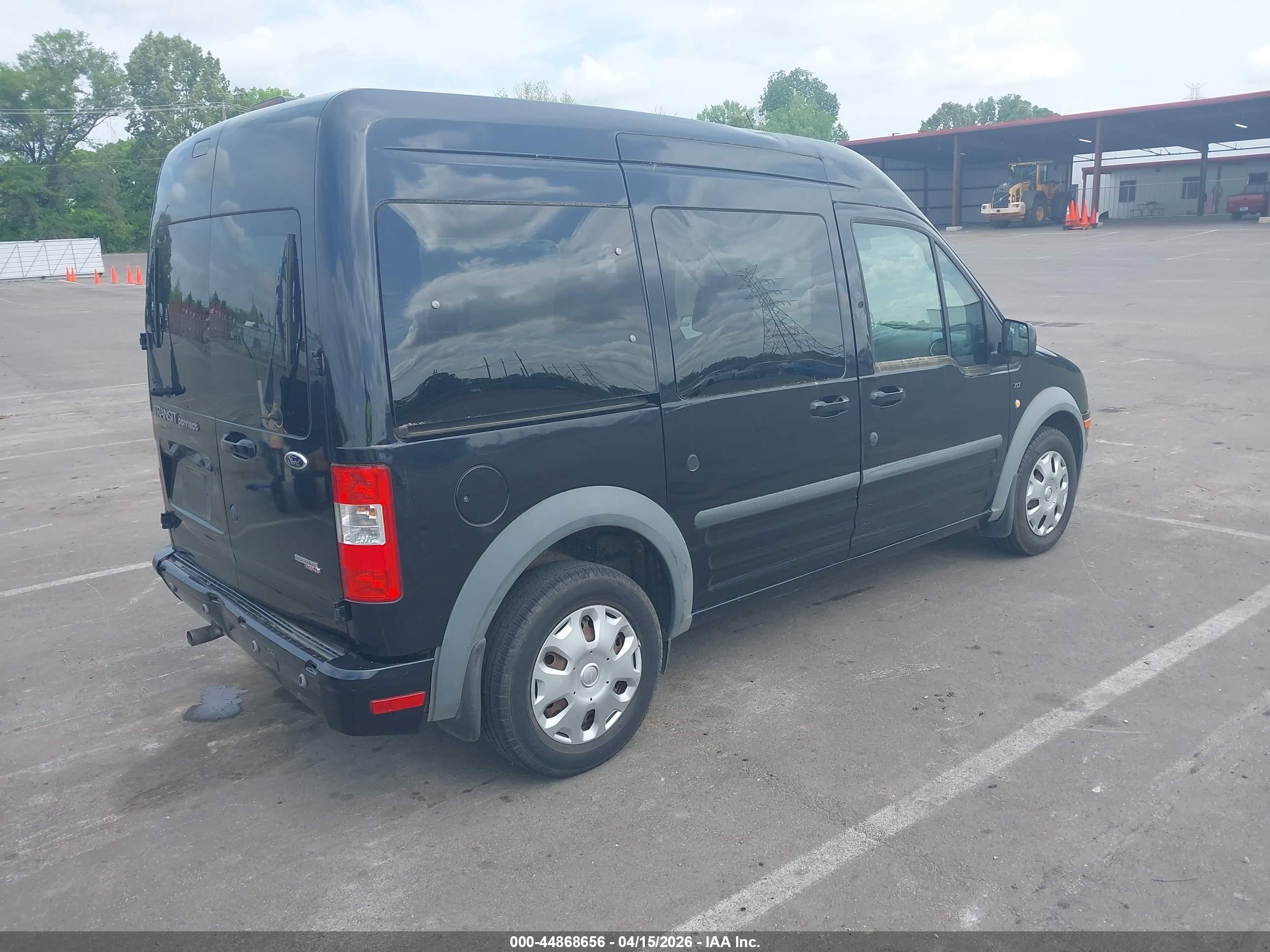 FORD TRANSIT image 4