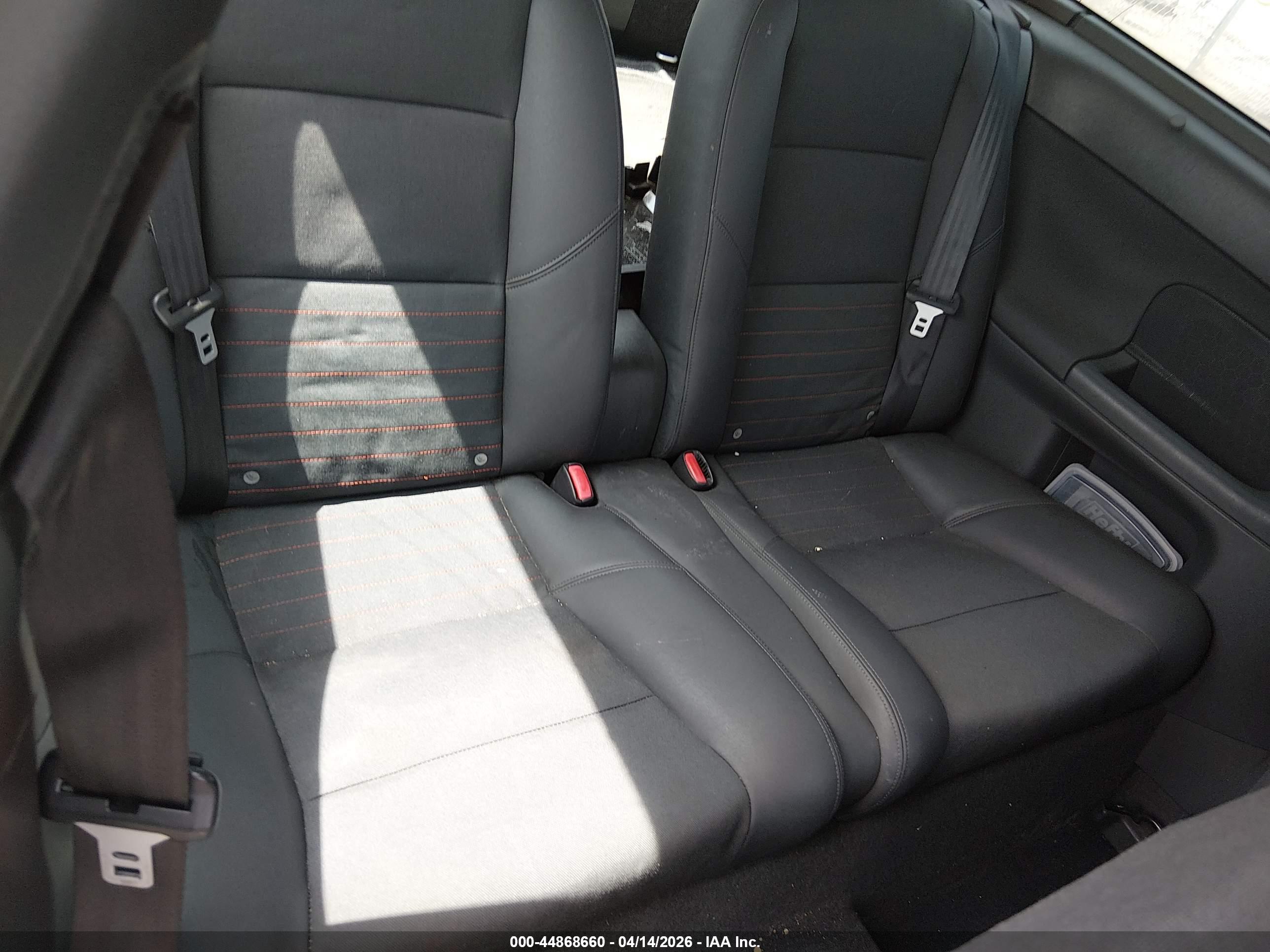 VOLVO C30 image 8