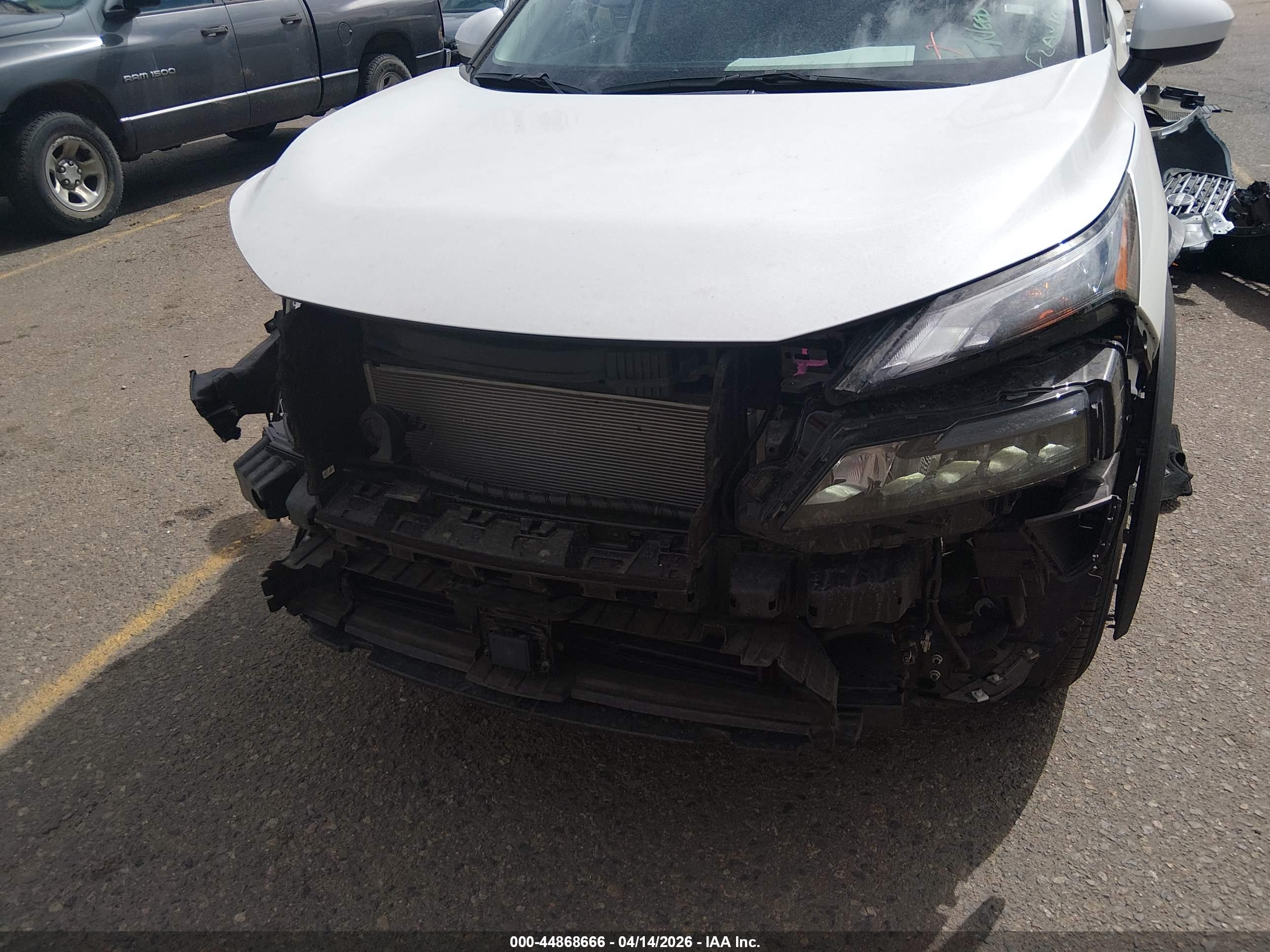 NISSAN ROGUE image 6