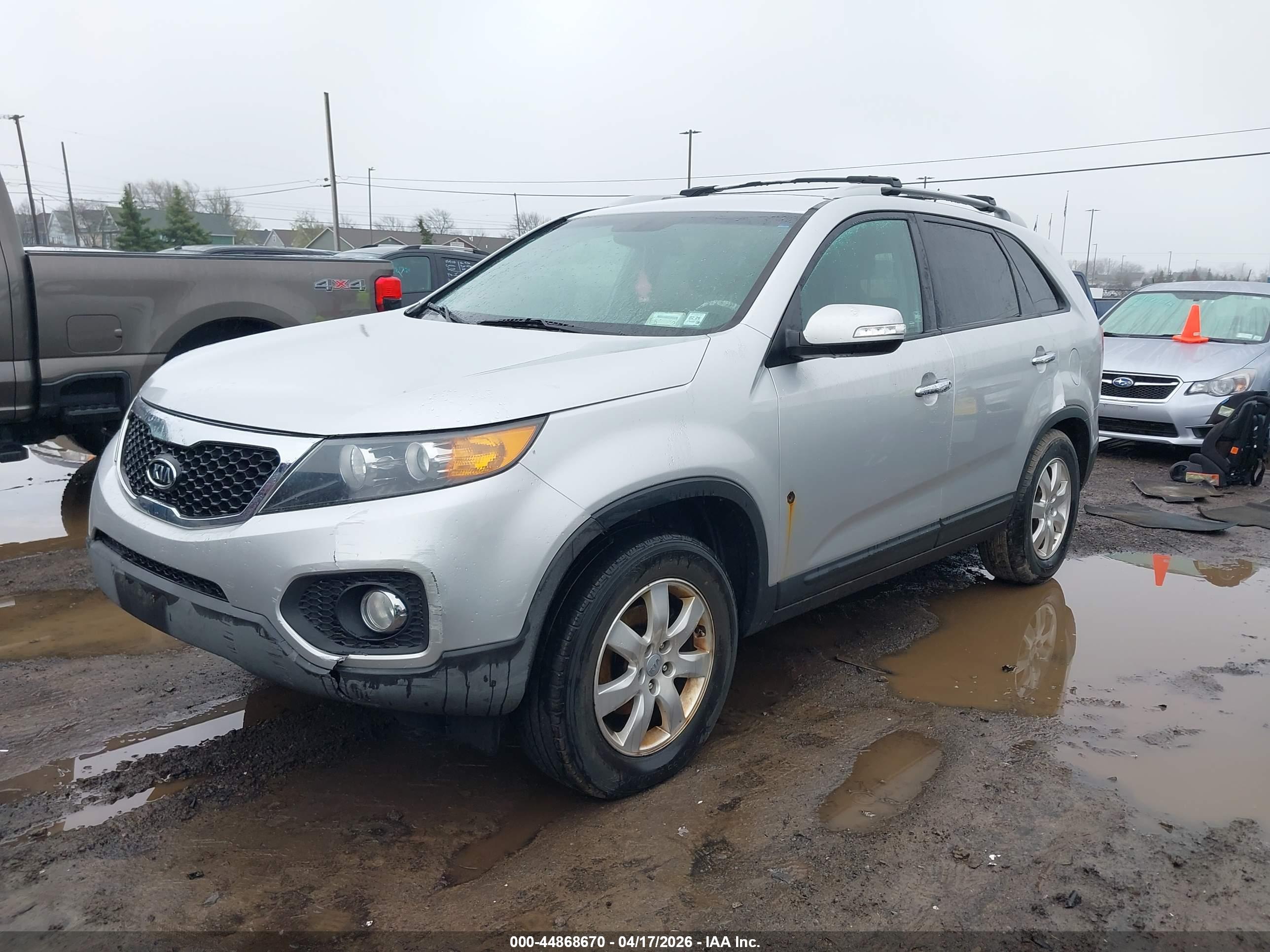 KIA SORENTO image 2