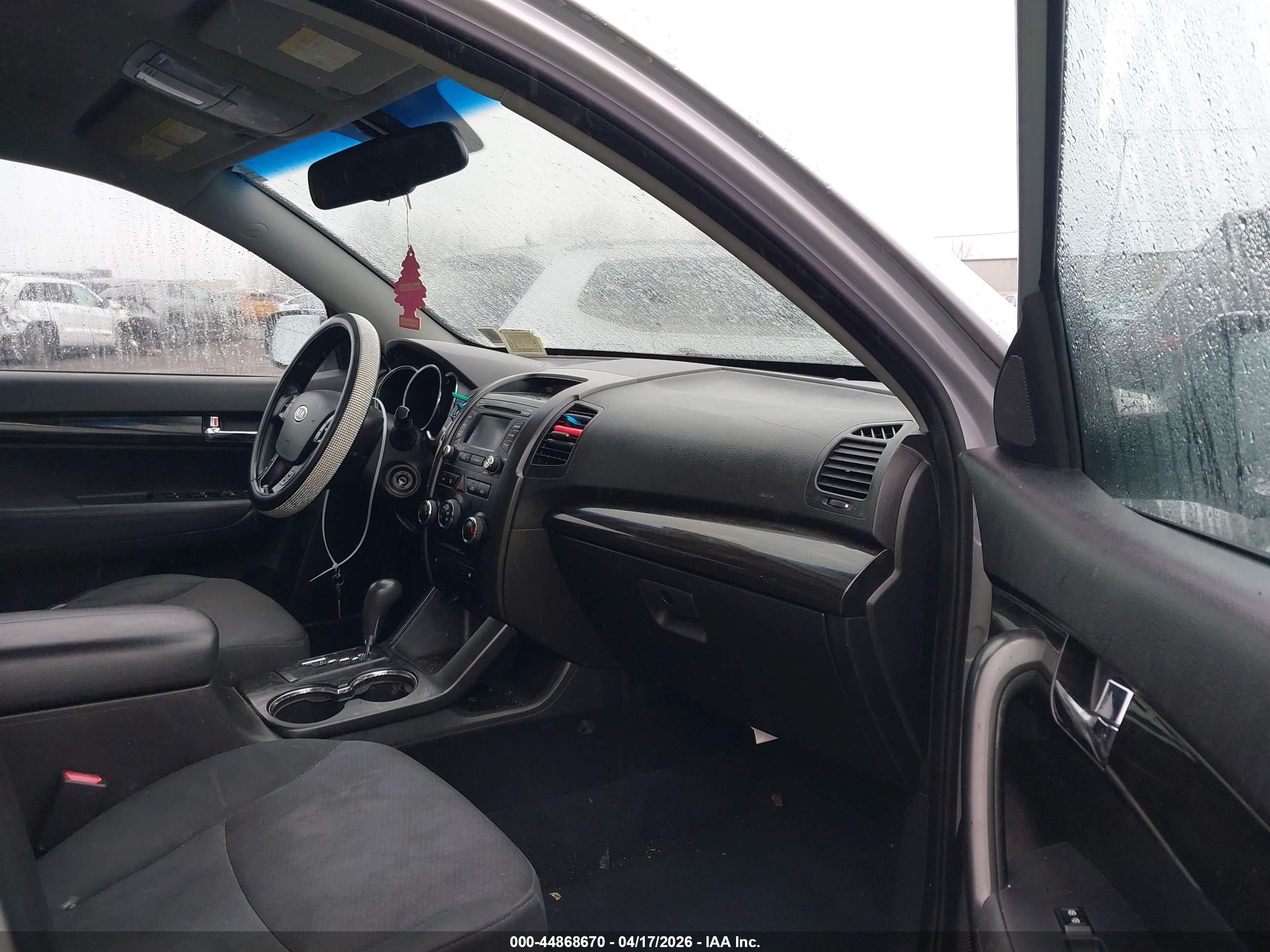 KIA SORENTO image 5