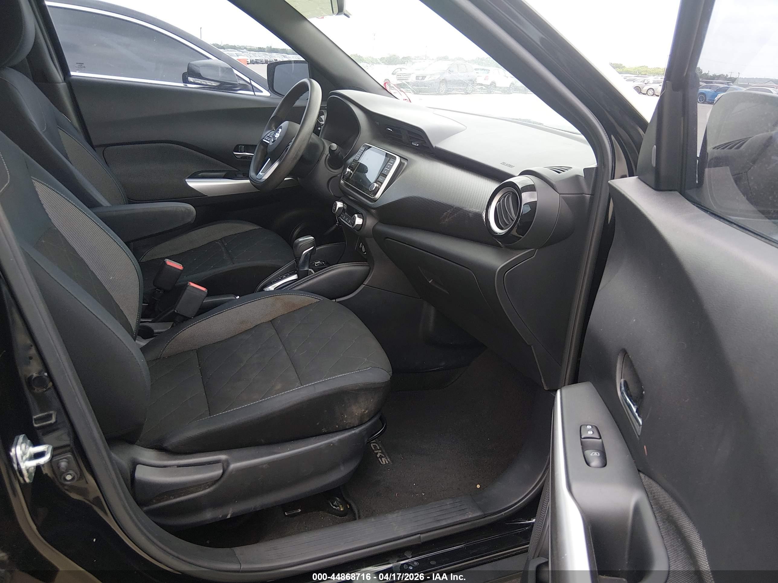 NISSAN KICKS image 5