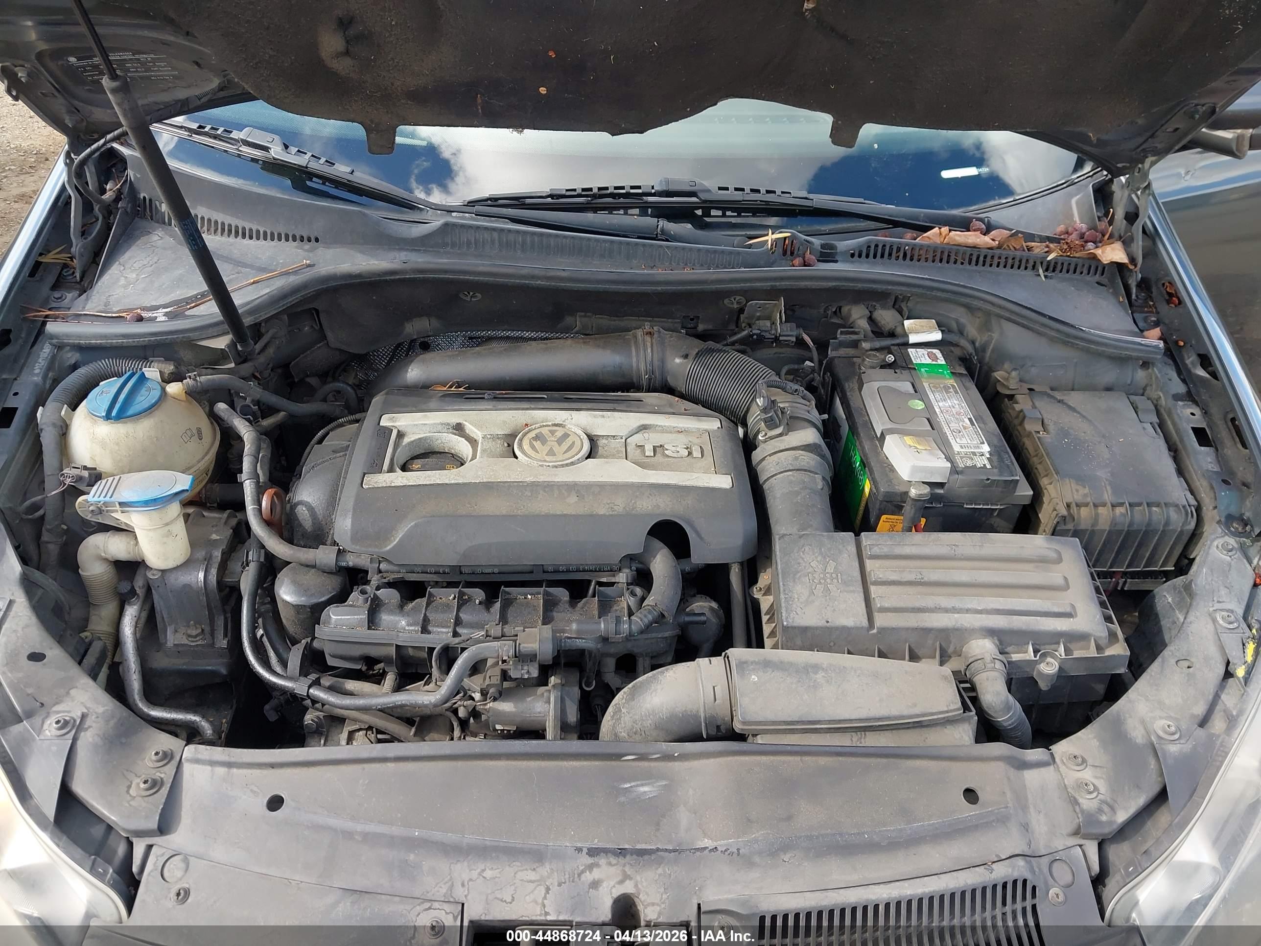 VOLKSWAGEN GTI image 10