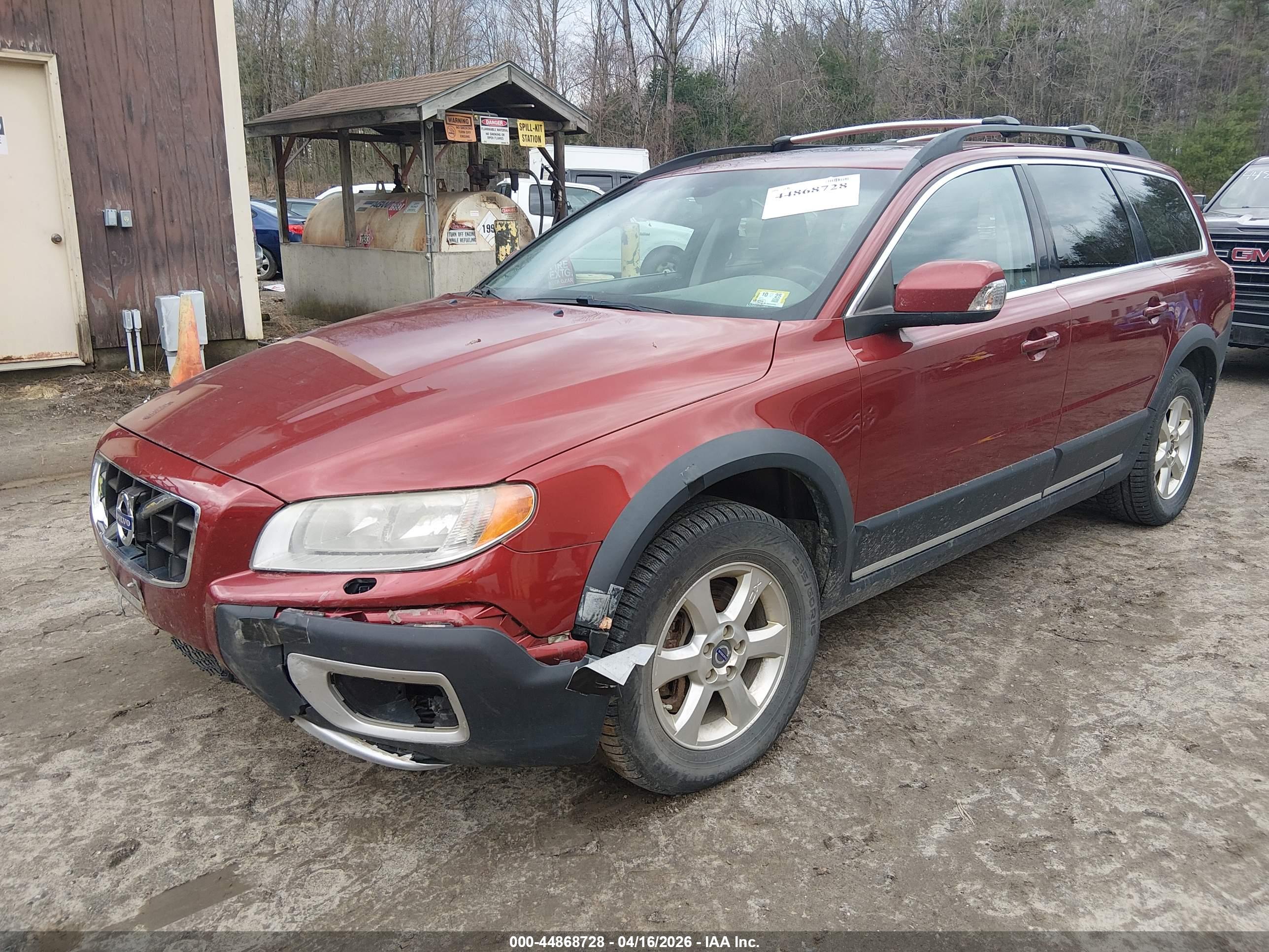 VOLVO XC70 image 2