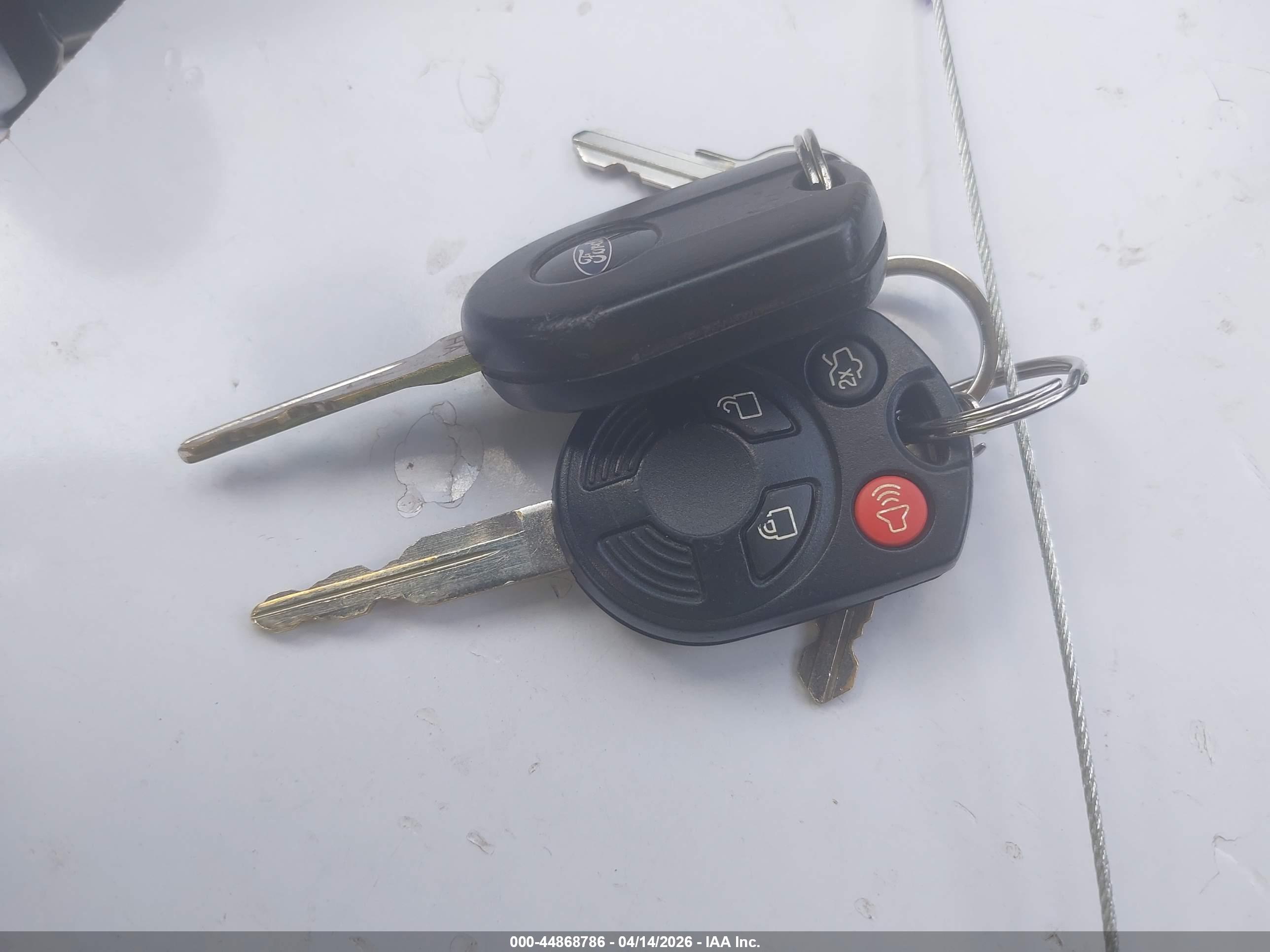 FORD ESCAPE image 11