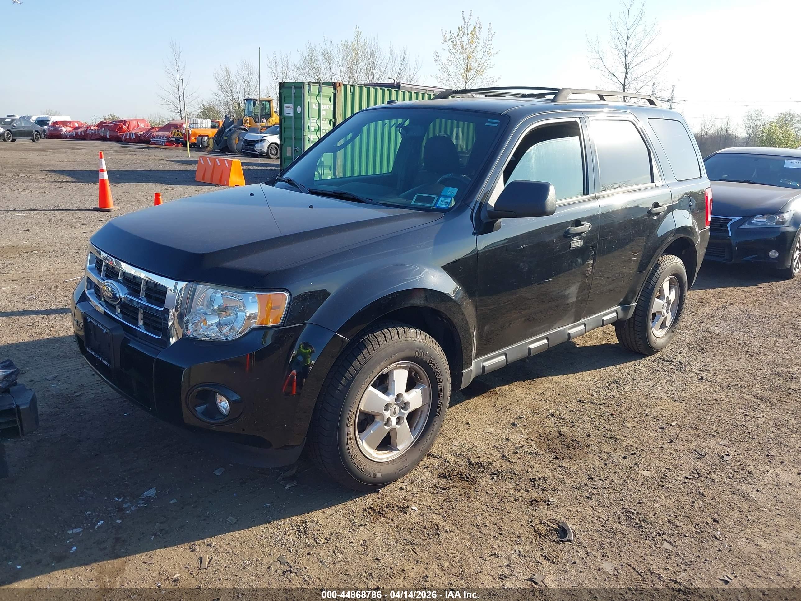 FORD ESCAPE image 2