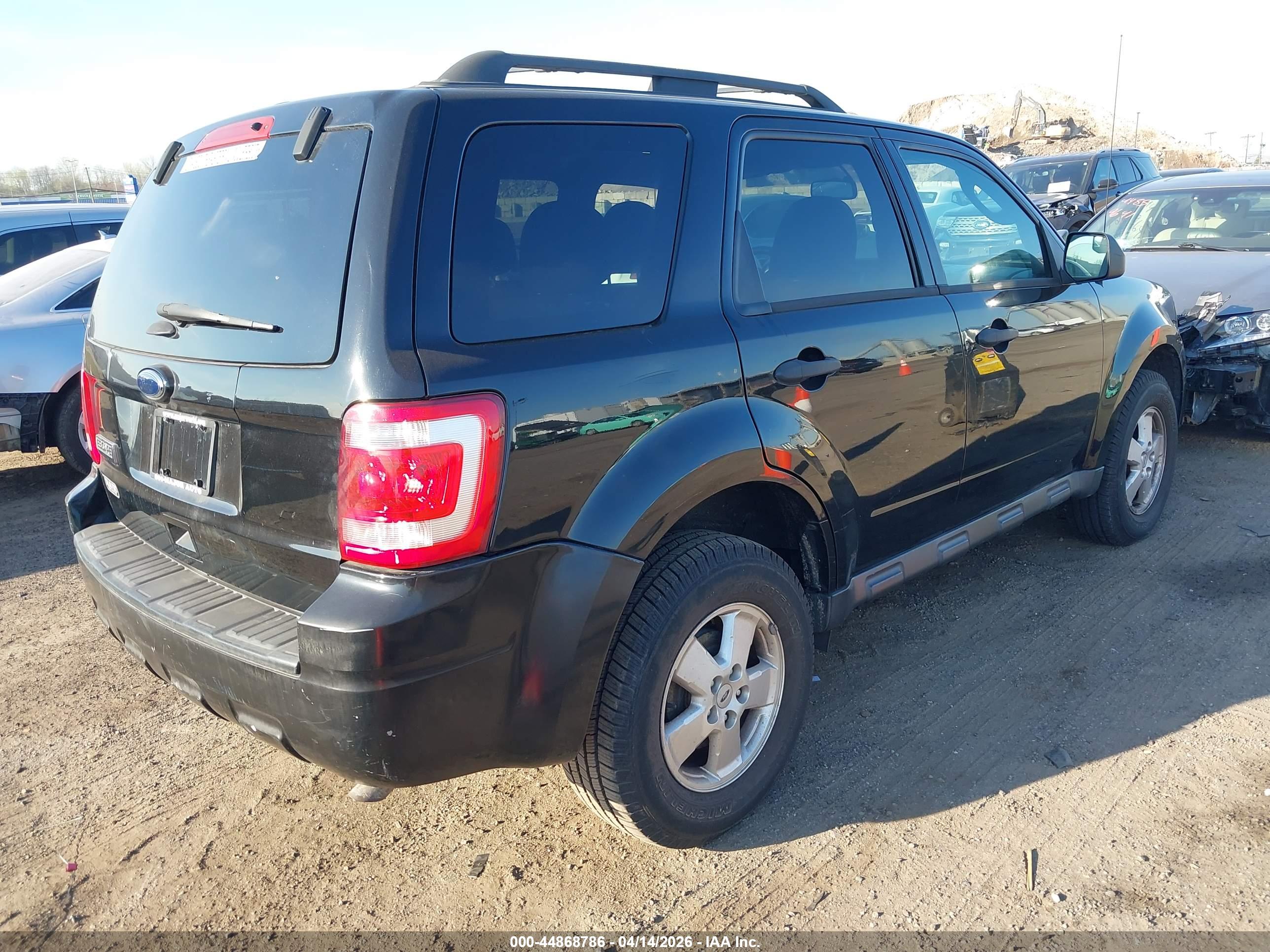 FORD ESCAPE image 4