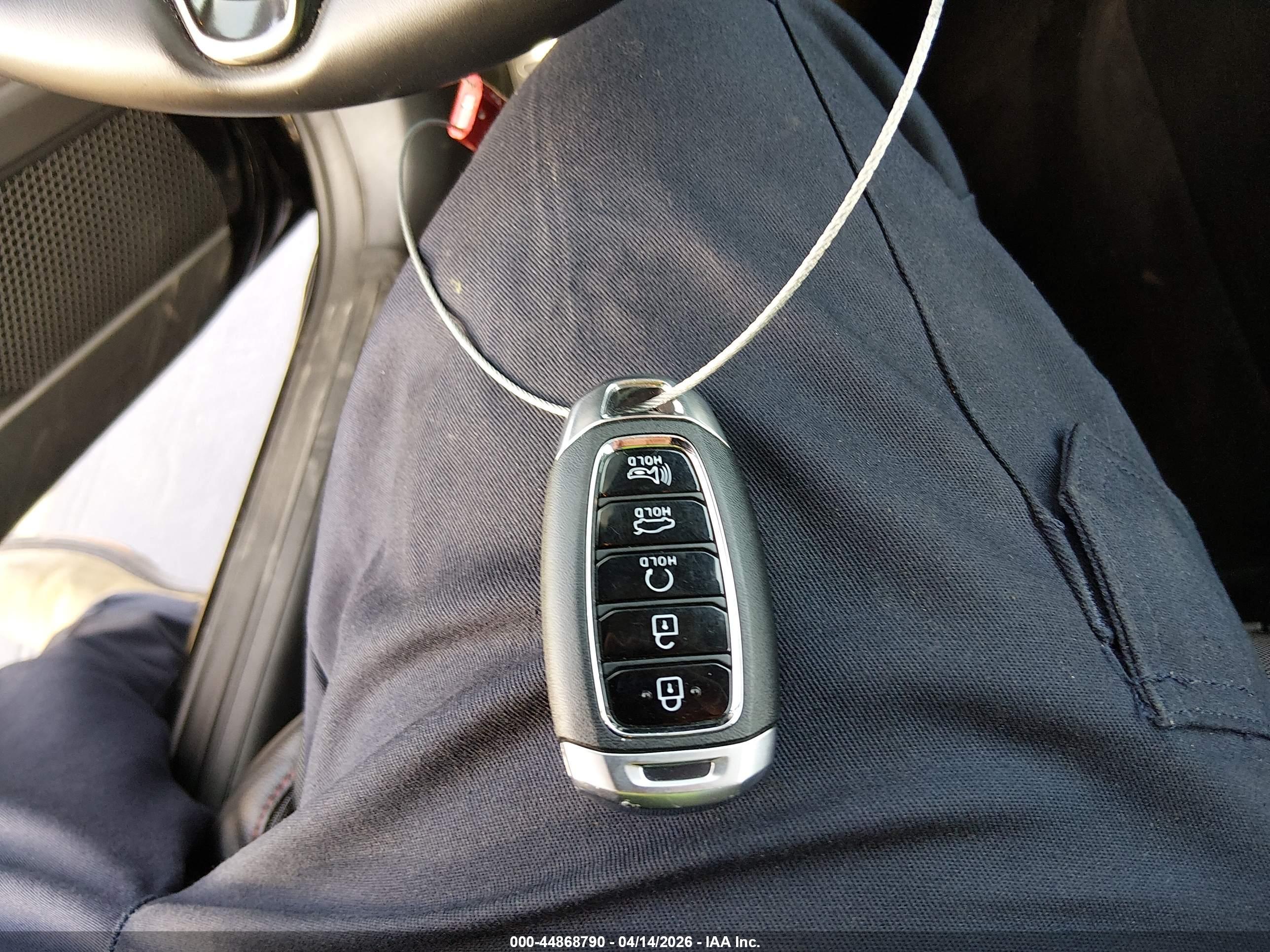 HYUNDAI ELANTRA image 11