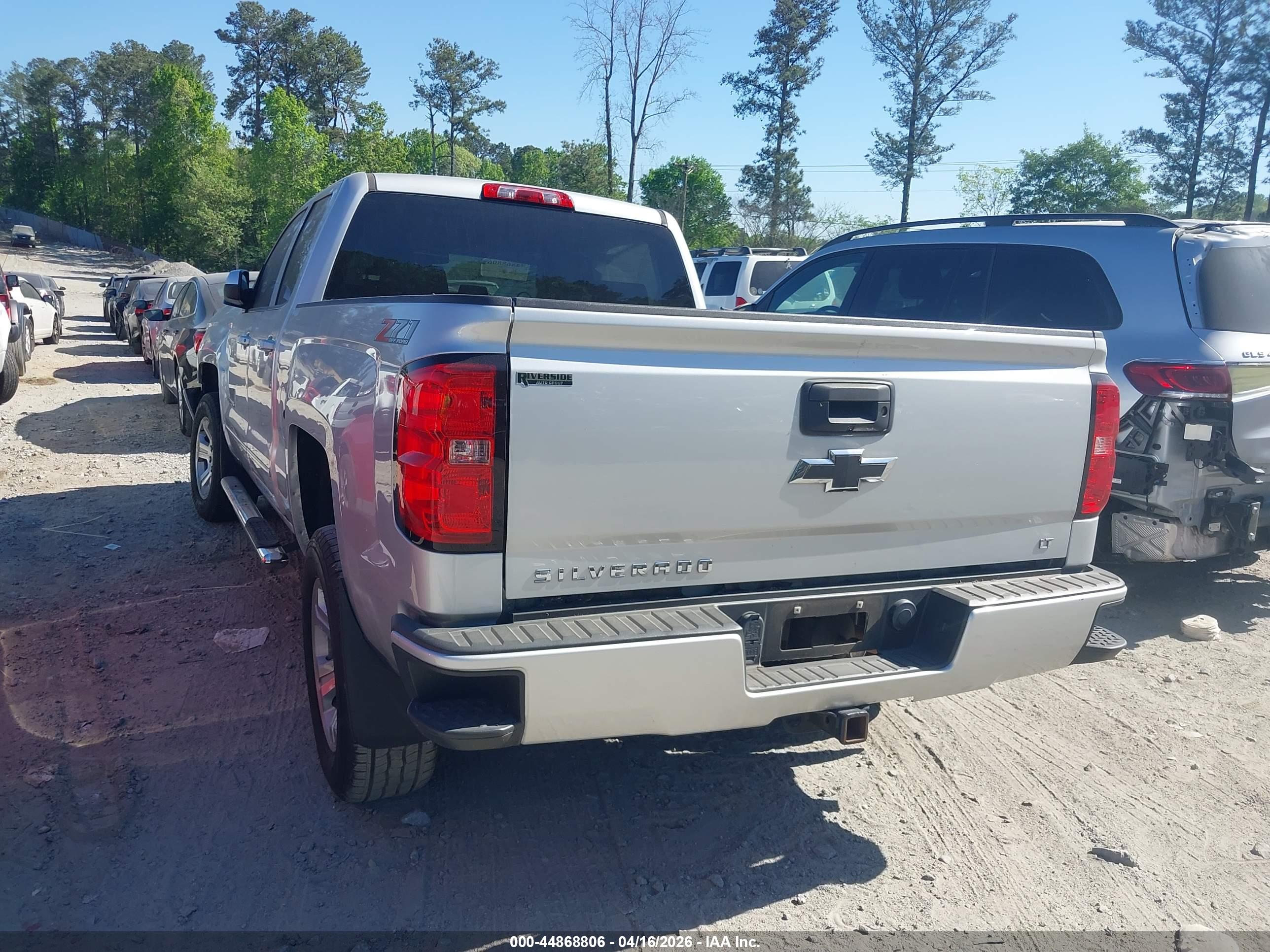 CHEVROLET SILVERADO image 3