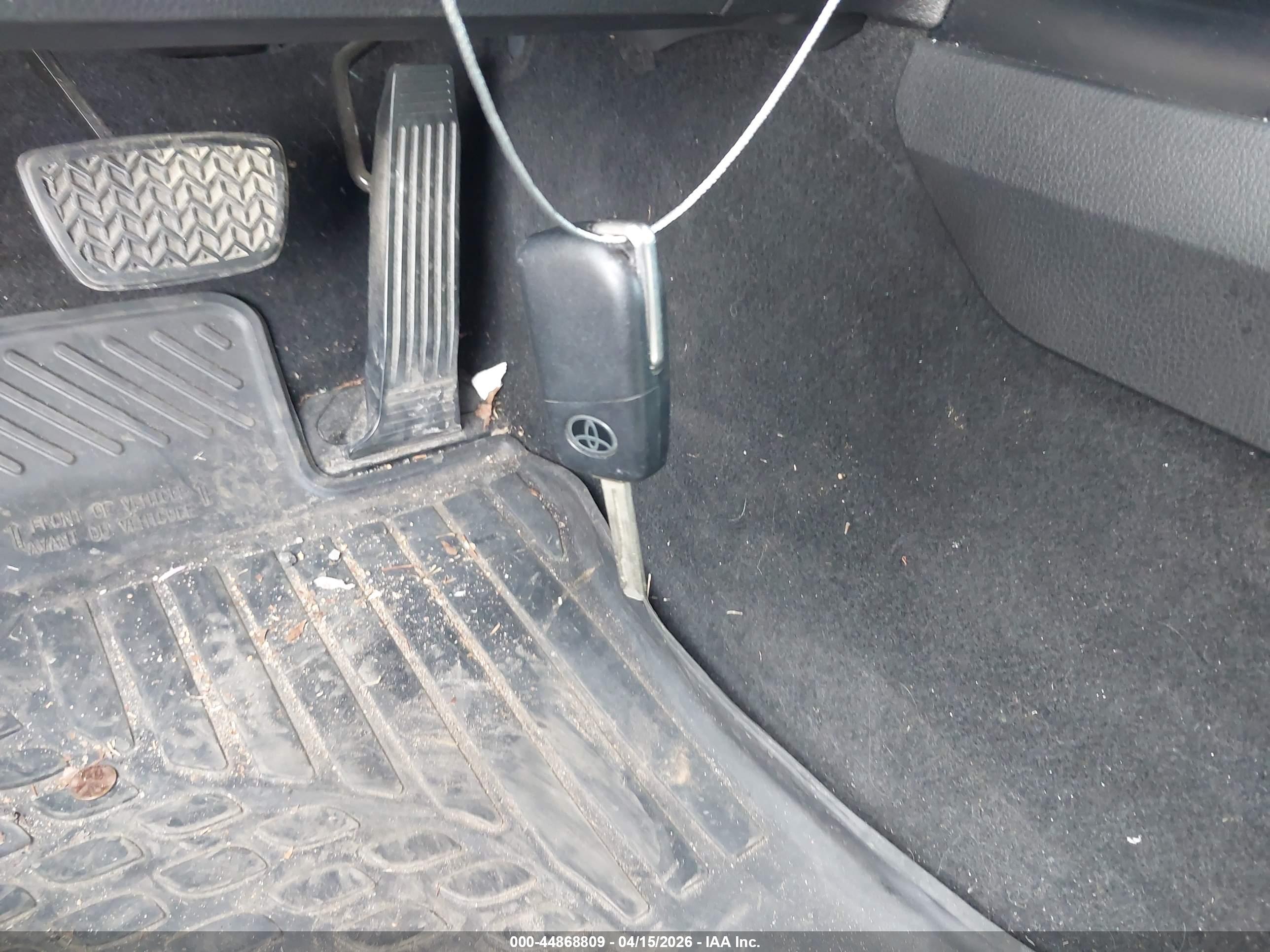 TOYOTA CAMRY image 11