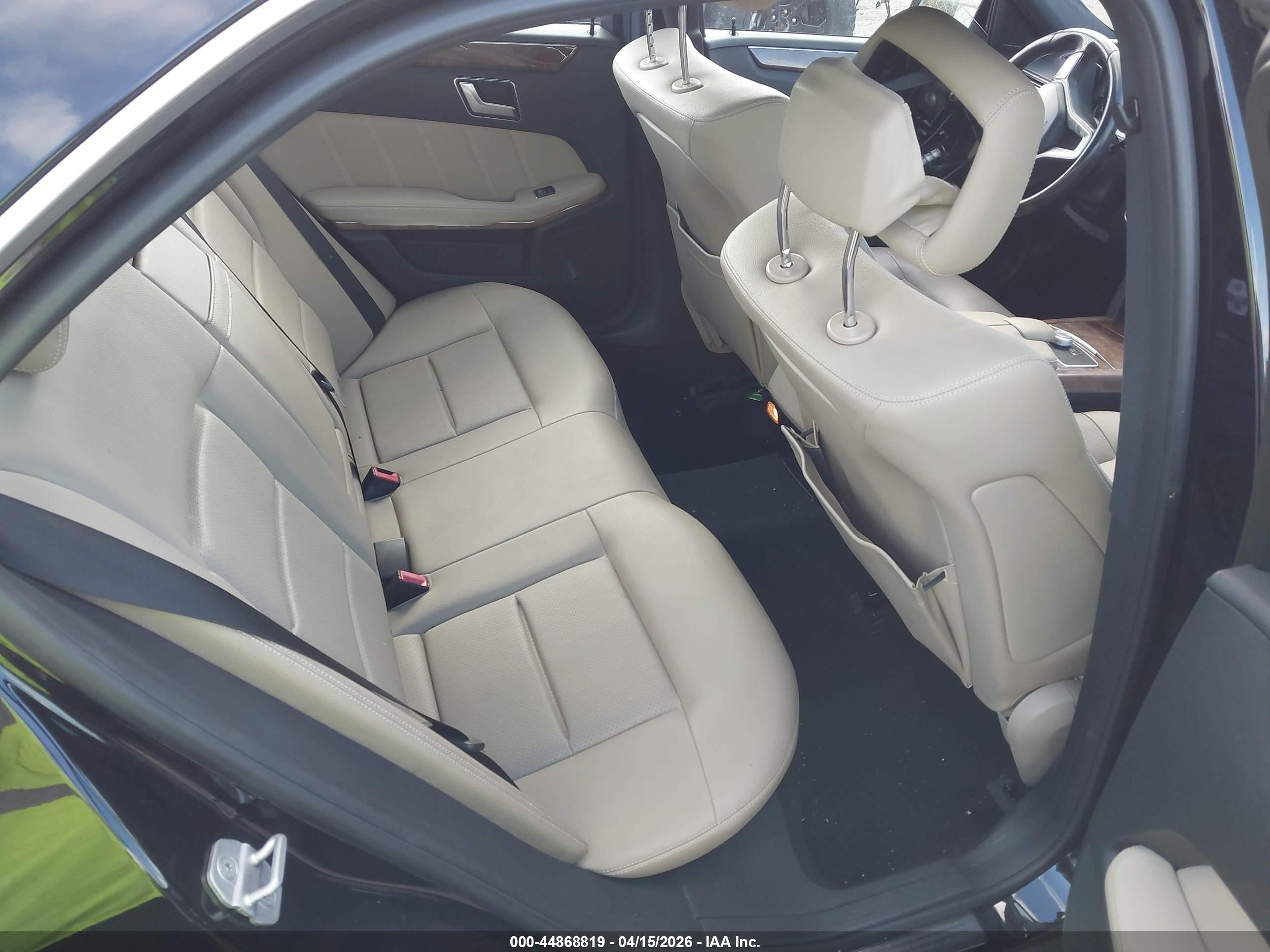MERCEDES-BENZ E image 8