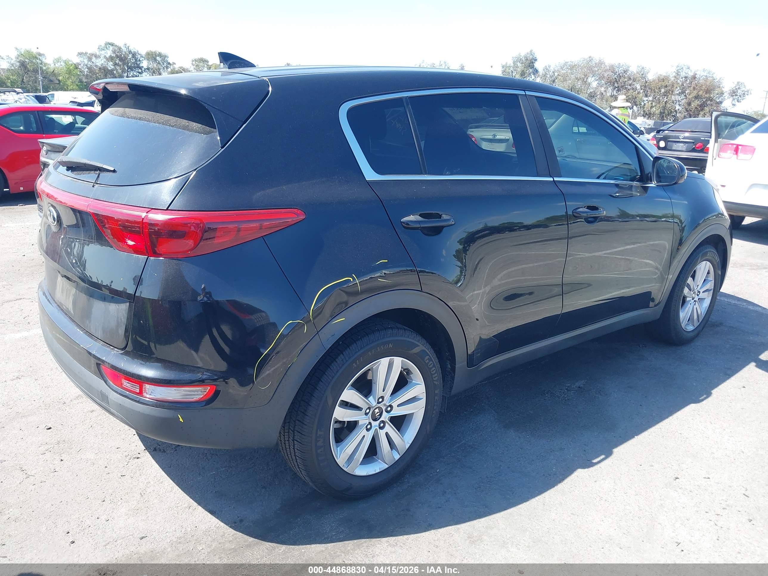KIA SPORTAGE image 4