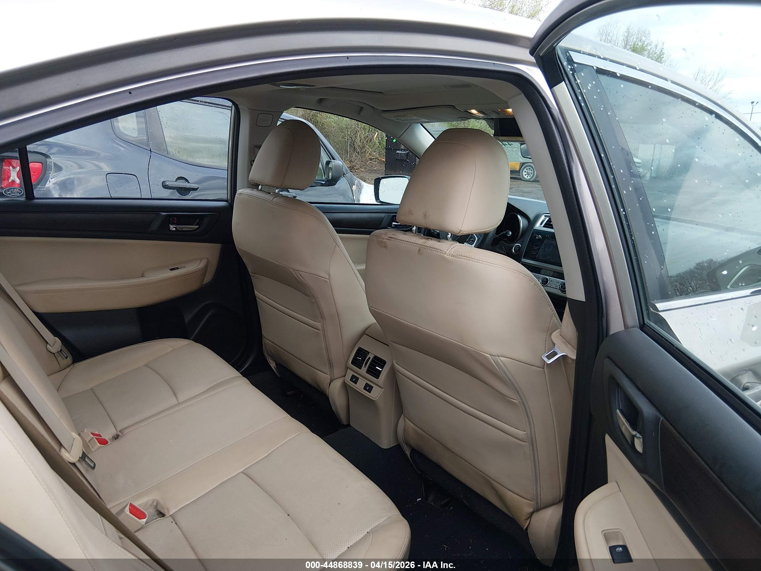SUBARU LEGACY image 8