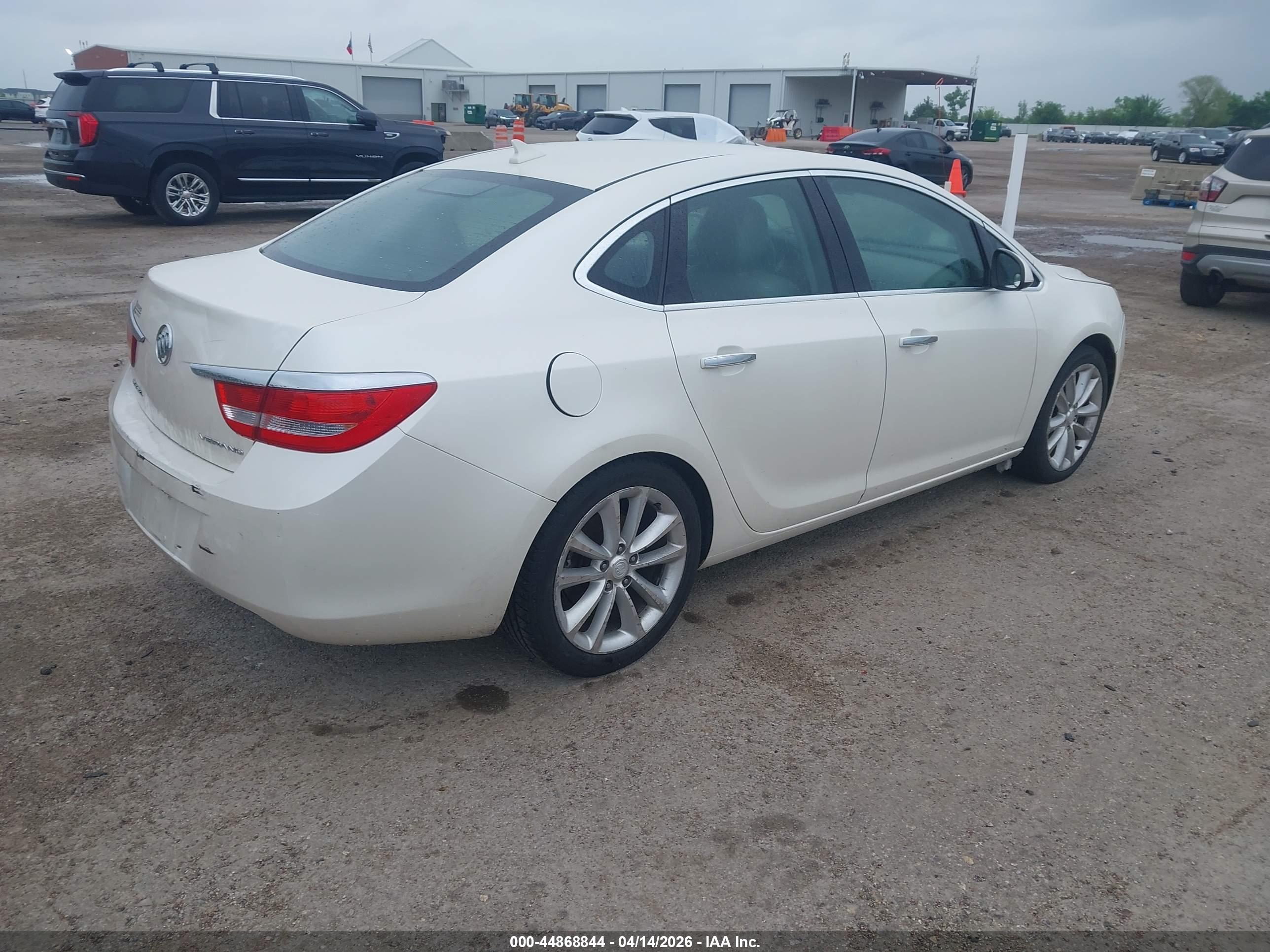 BUICK VERANO image 4