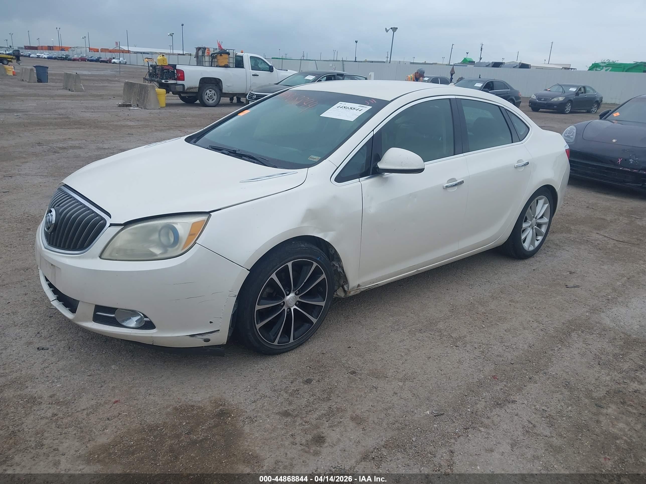 BUICK VERANO image 6