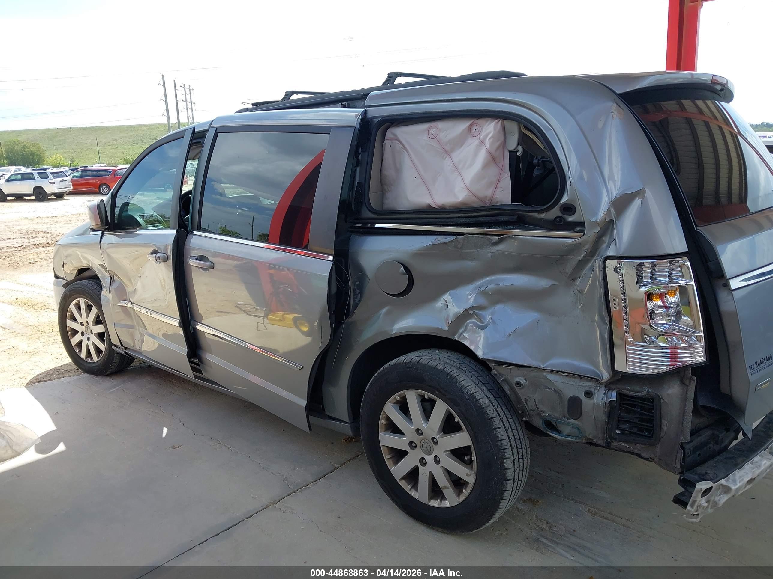 CHRYSLER TOWN image 6