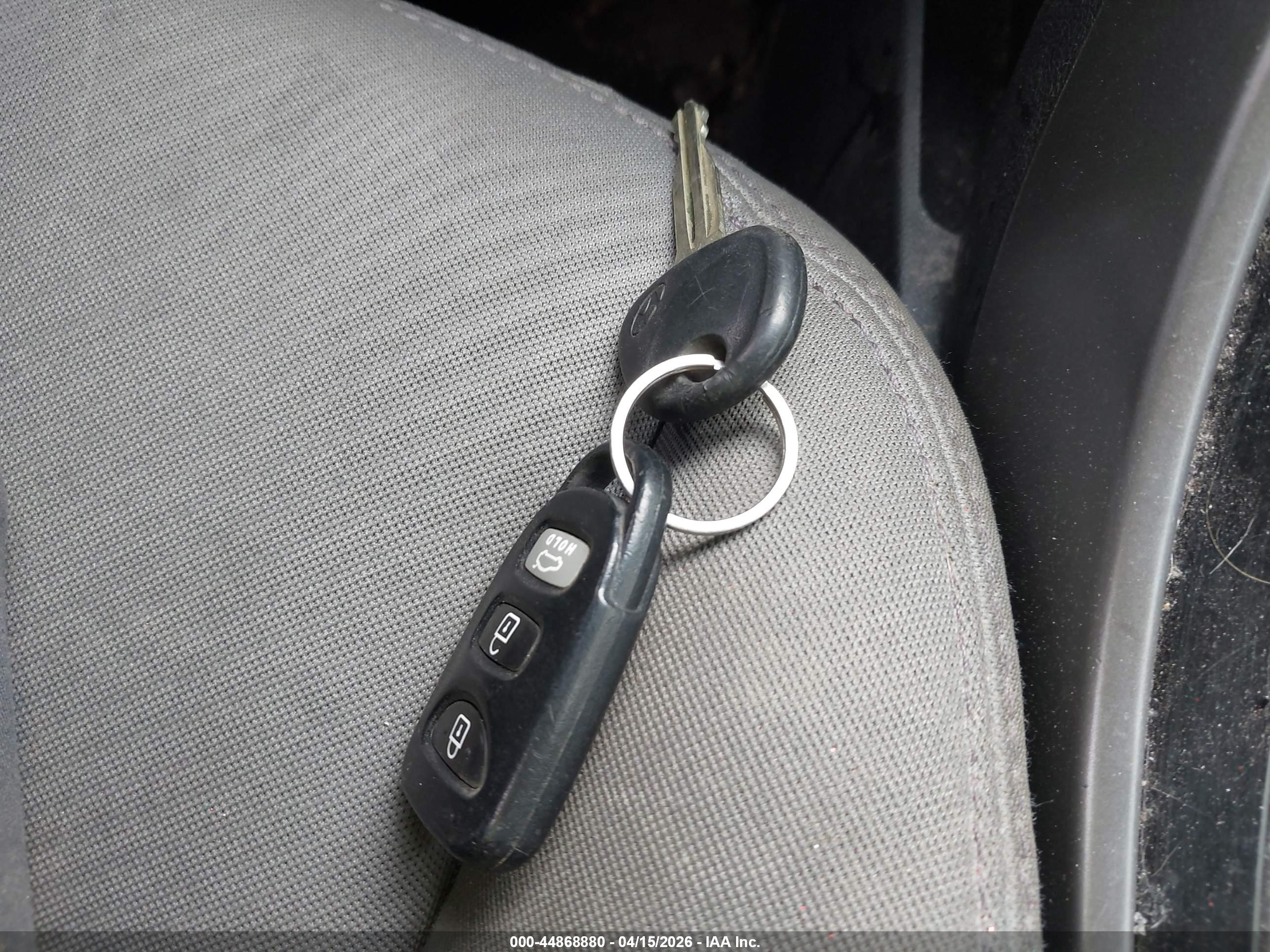HYUNDAI ELANTRA image 11