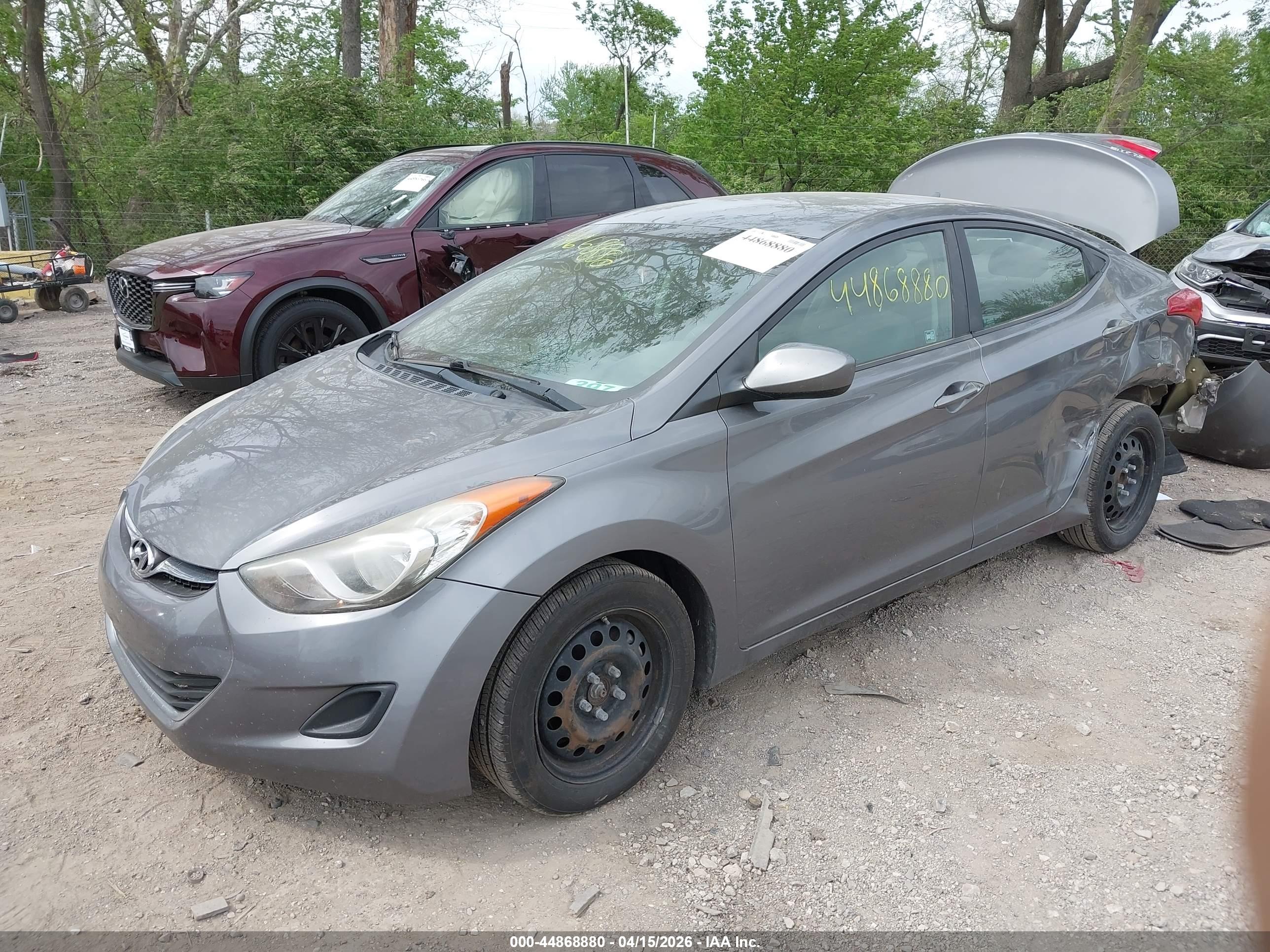 HYUNDAI ELANTRA image 2