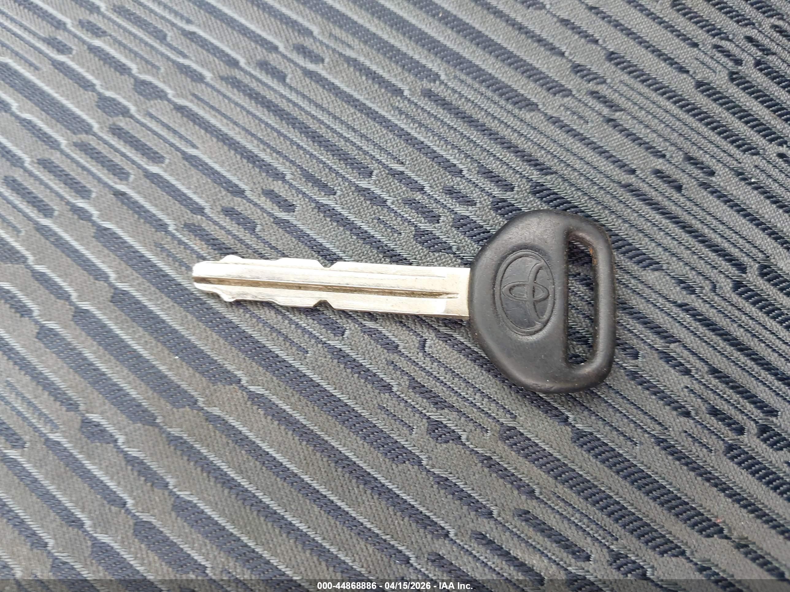 TOYOTA RAV4 image 11