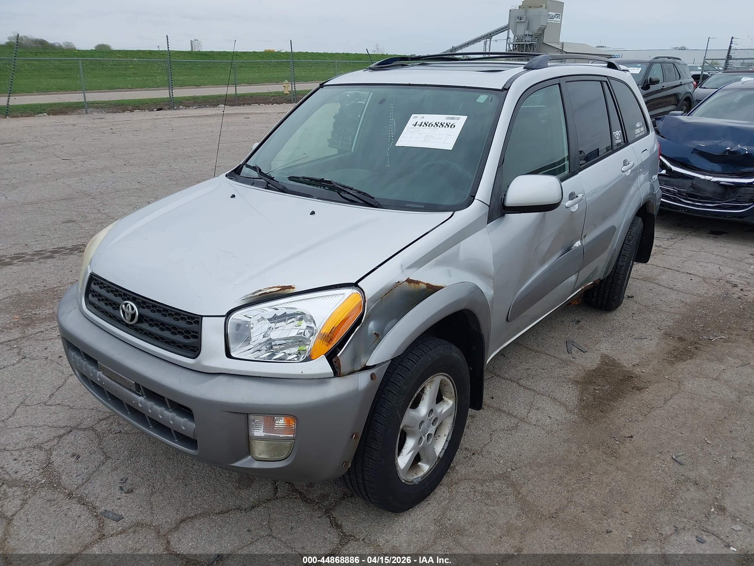 TOYOTA RAV4 image 2