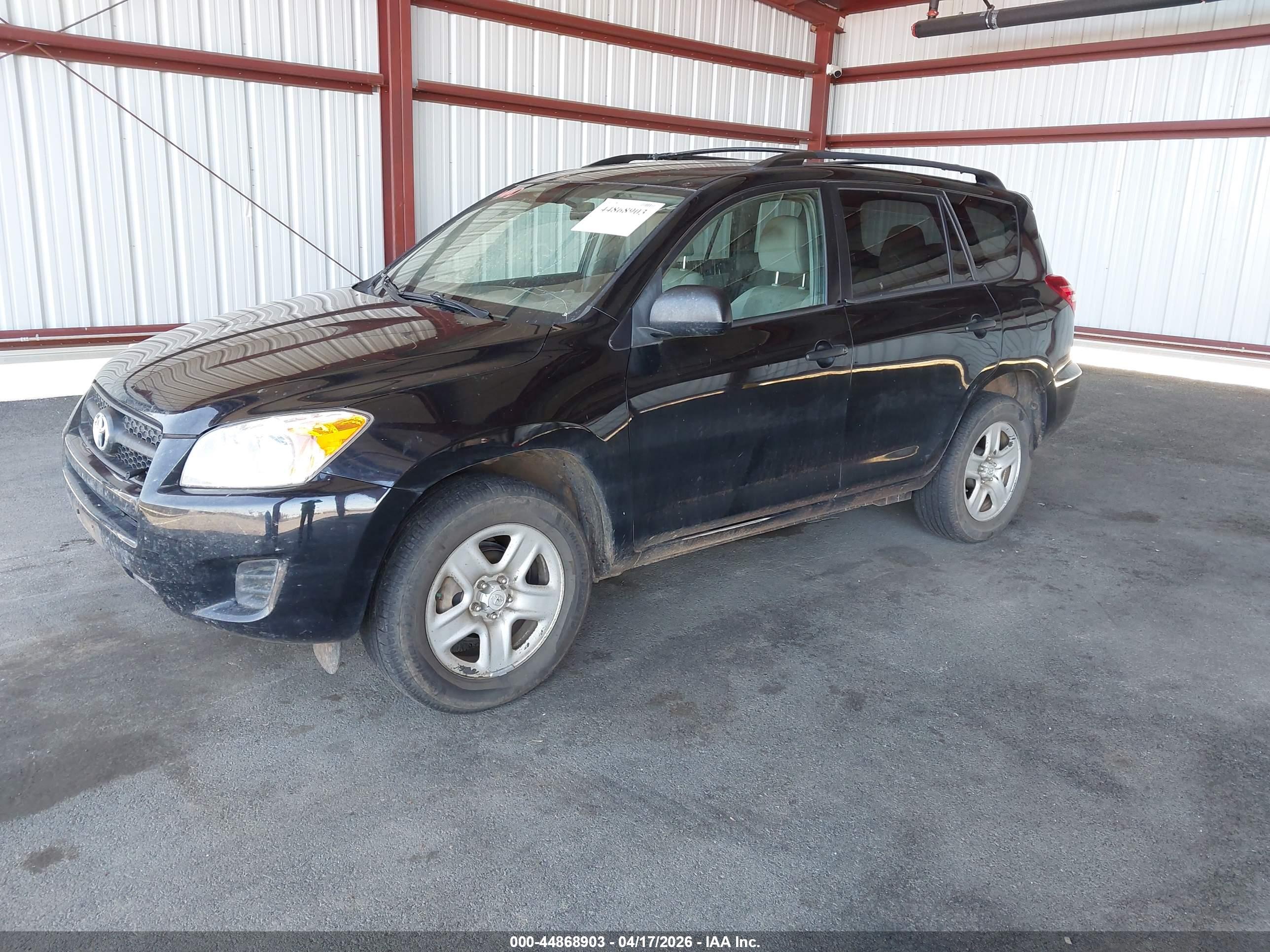 TOYOTA RAV4 image 2